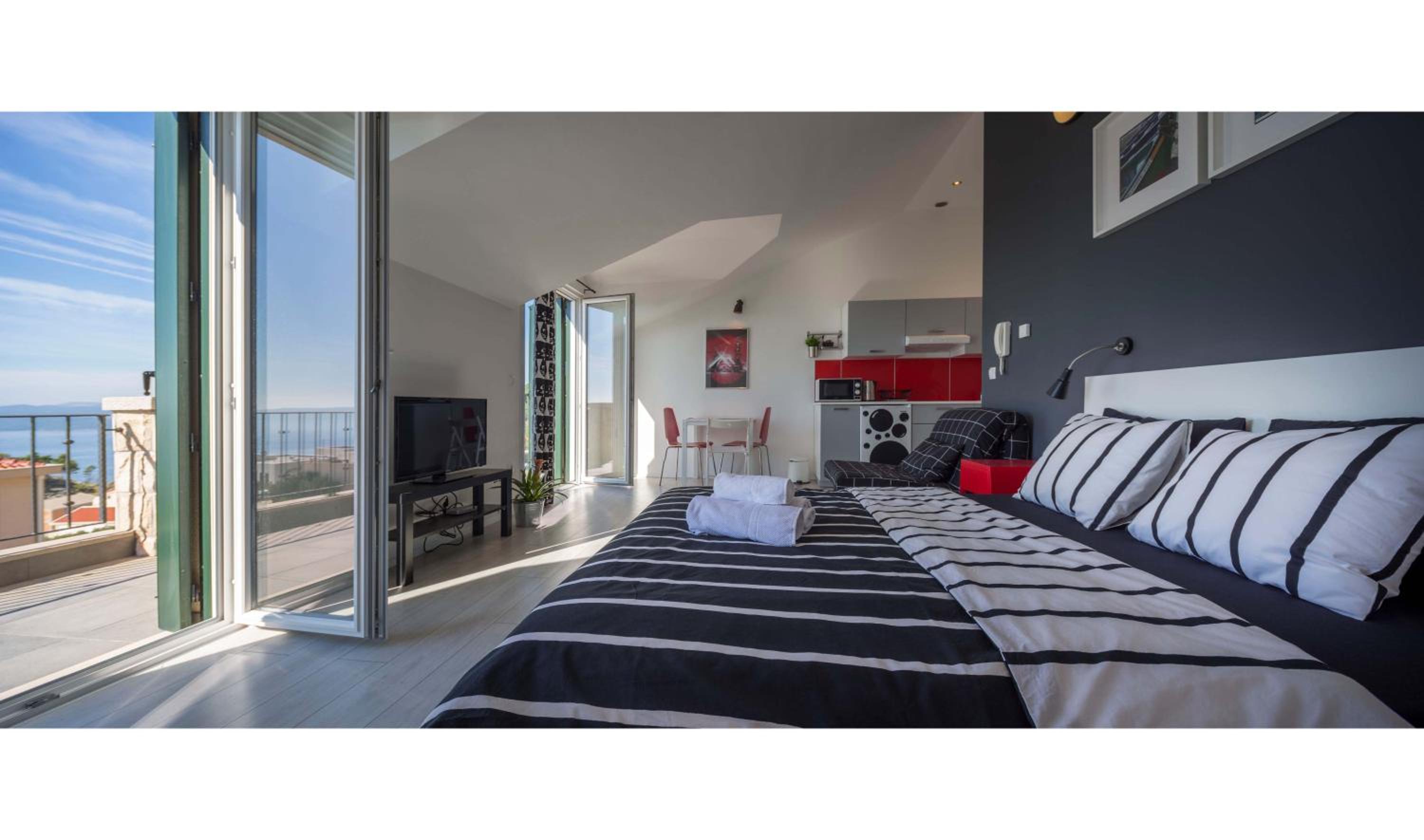 Apartamento Estúdio com Varanda e Vista para o Mar