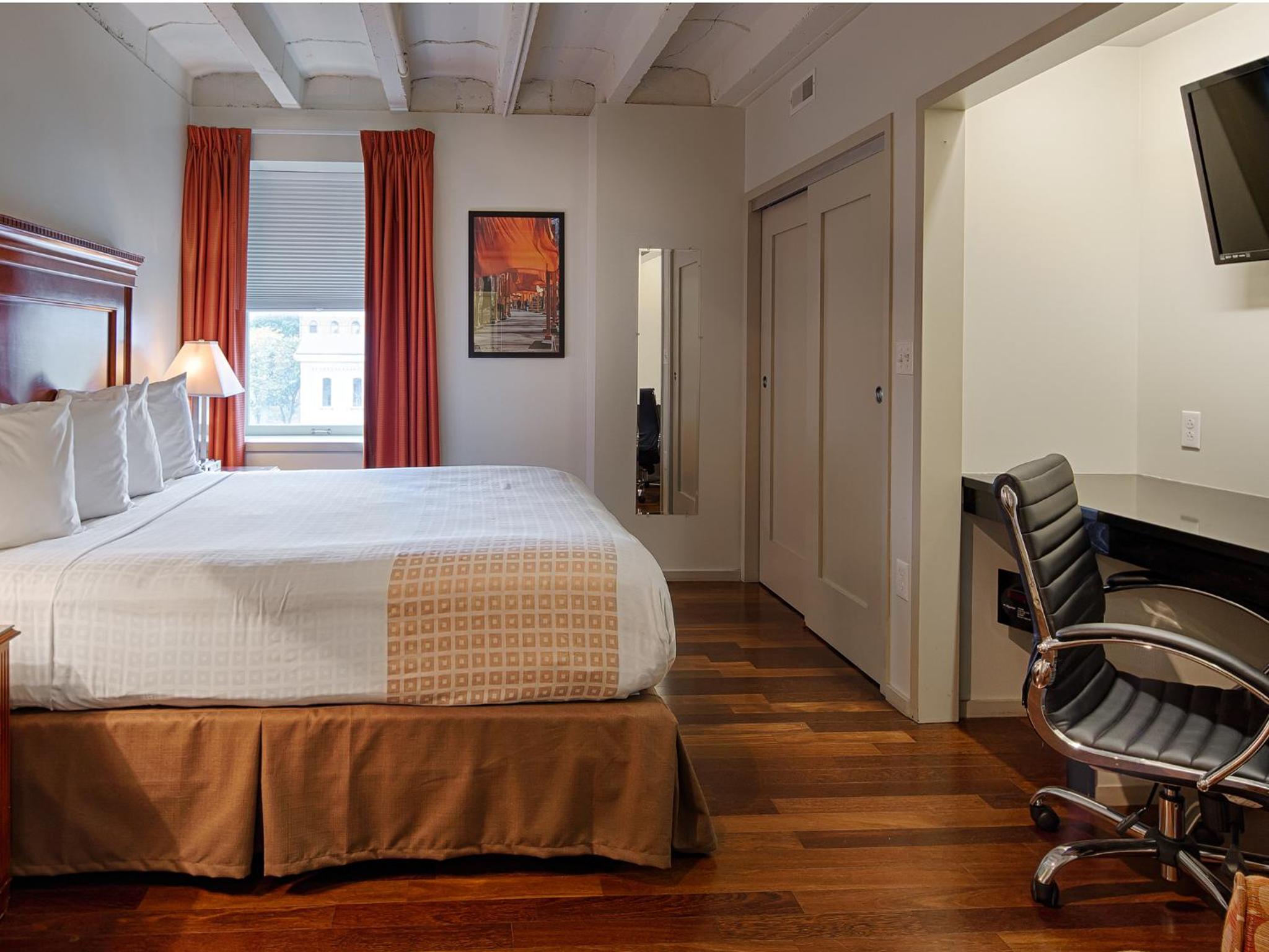 King Room with Spa Bath - Photo 4