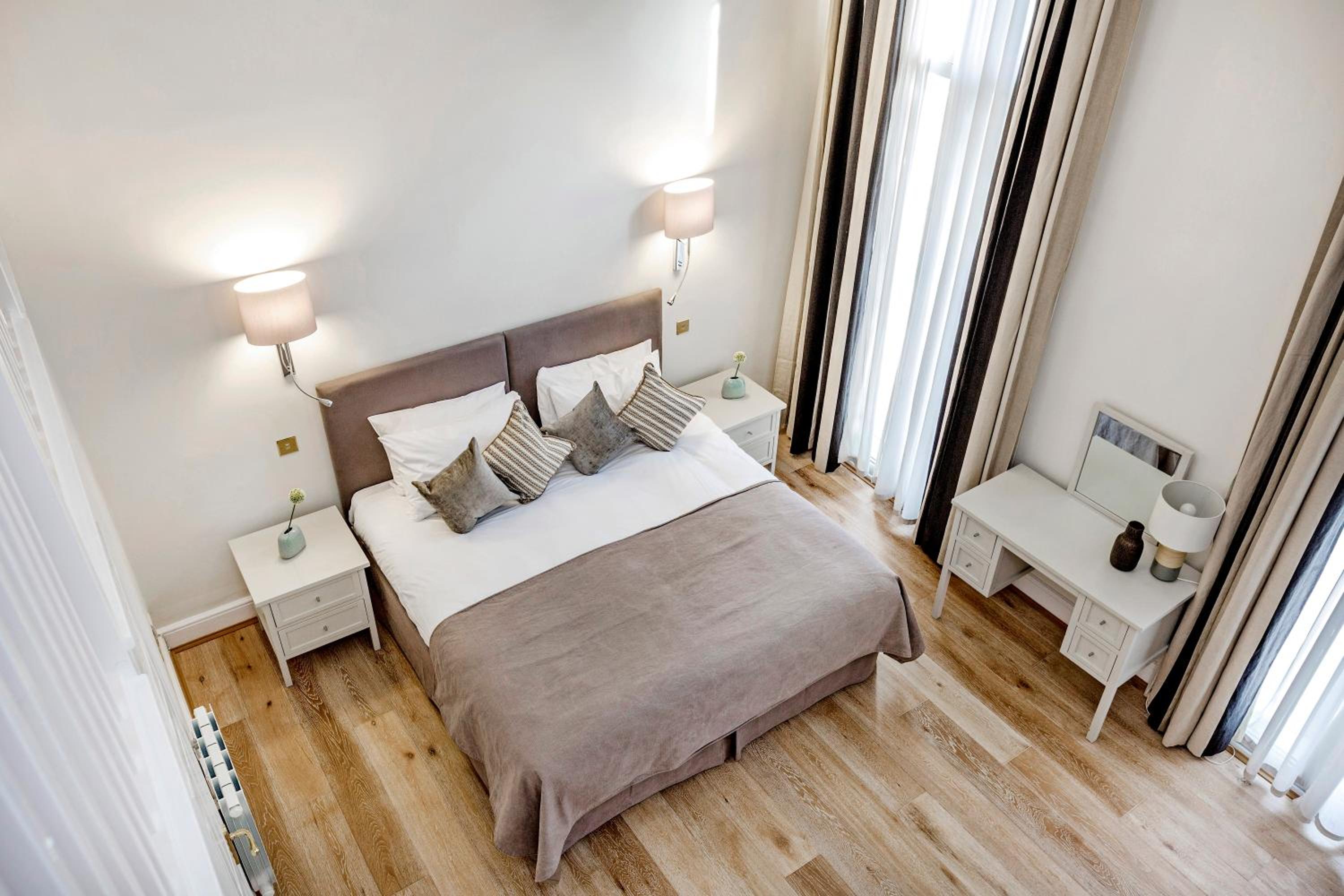 Luxury Three Bedroom Apartment with Terrace