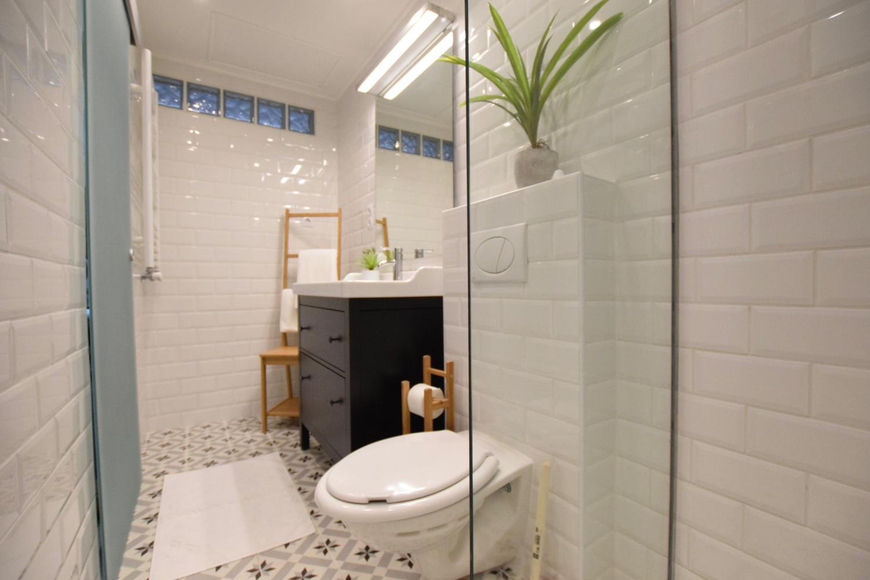Studio Apartment - Photo 15