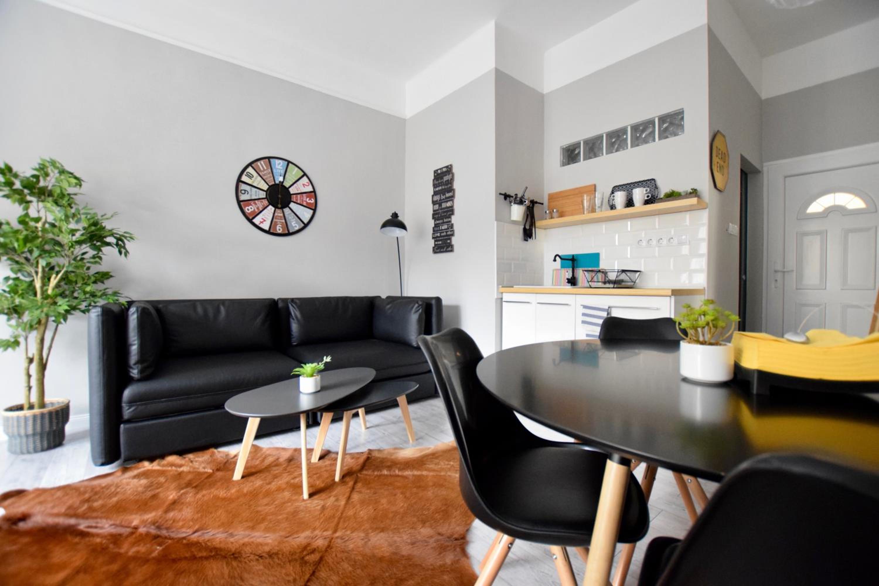 Studio Apartment - Photo 7