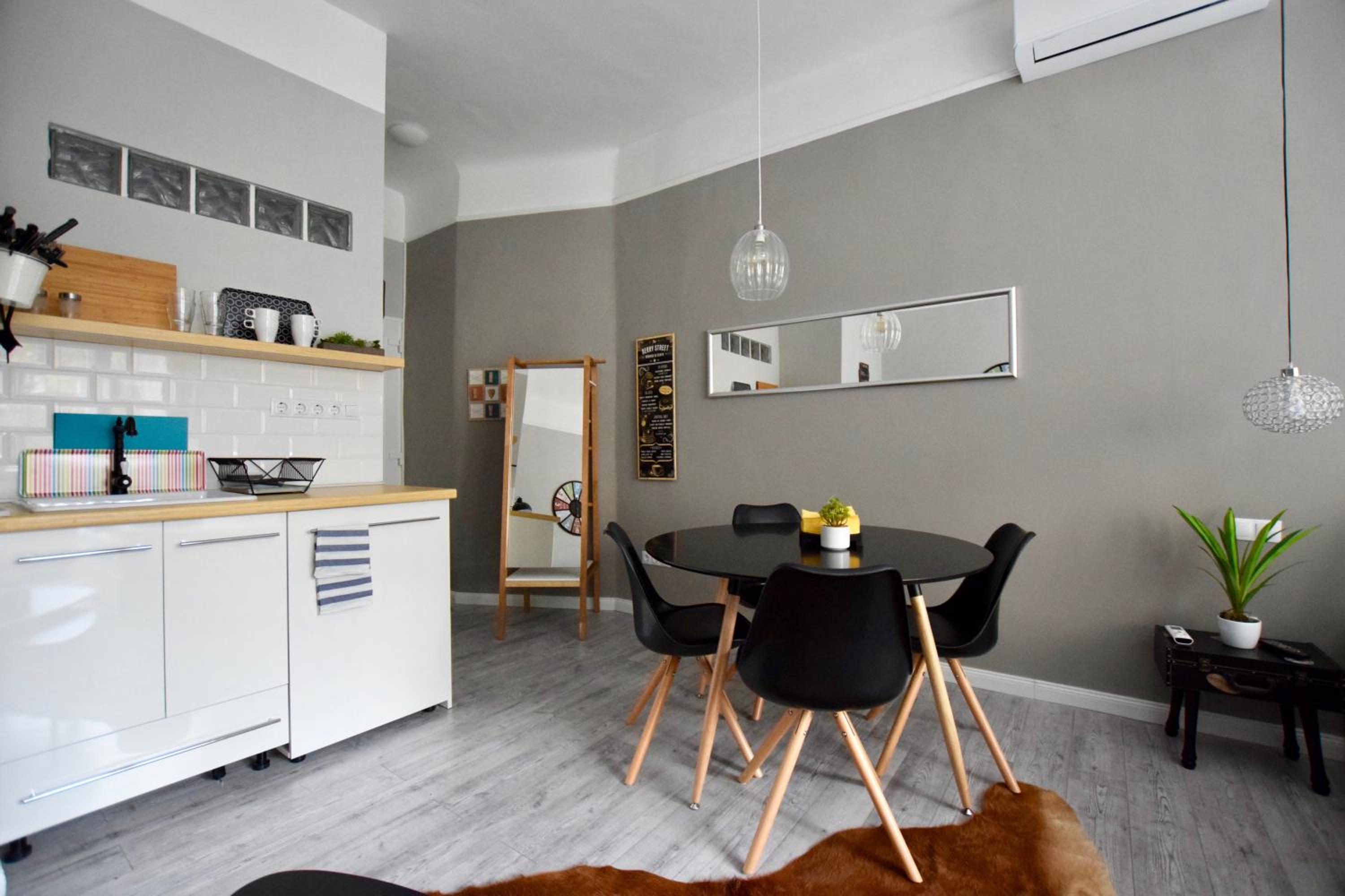 Studio Apartment - Photo 12
