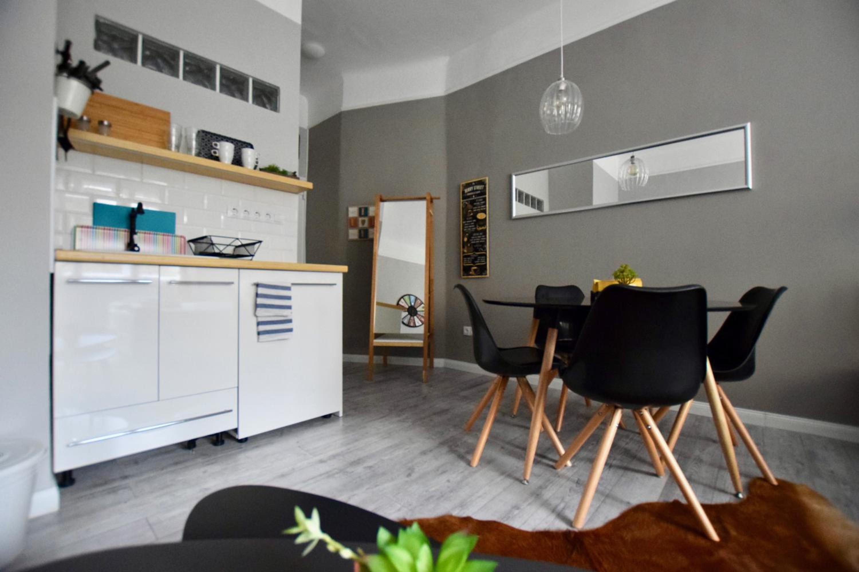 Studio Apartment - Photo 11