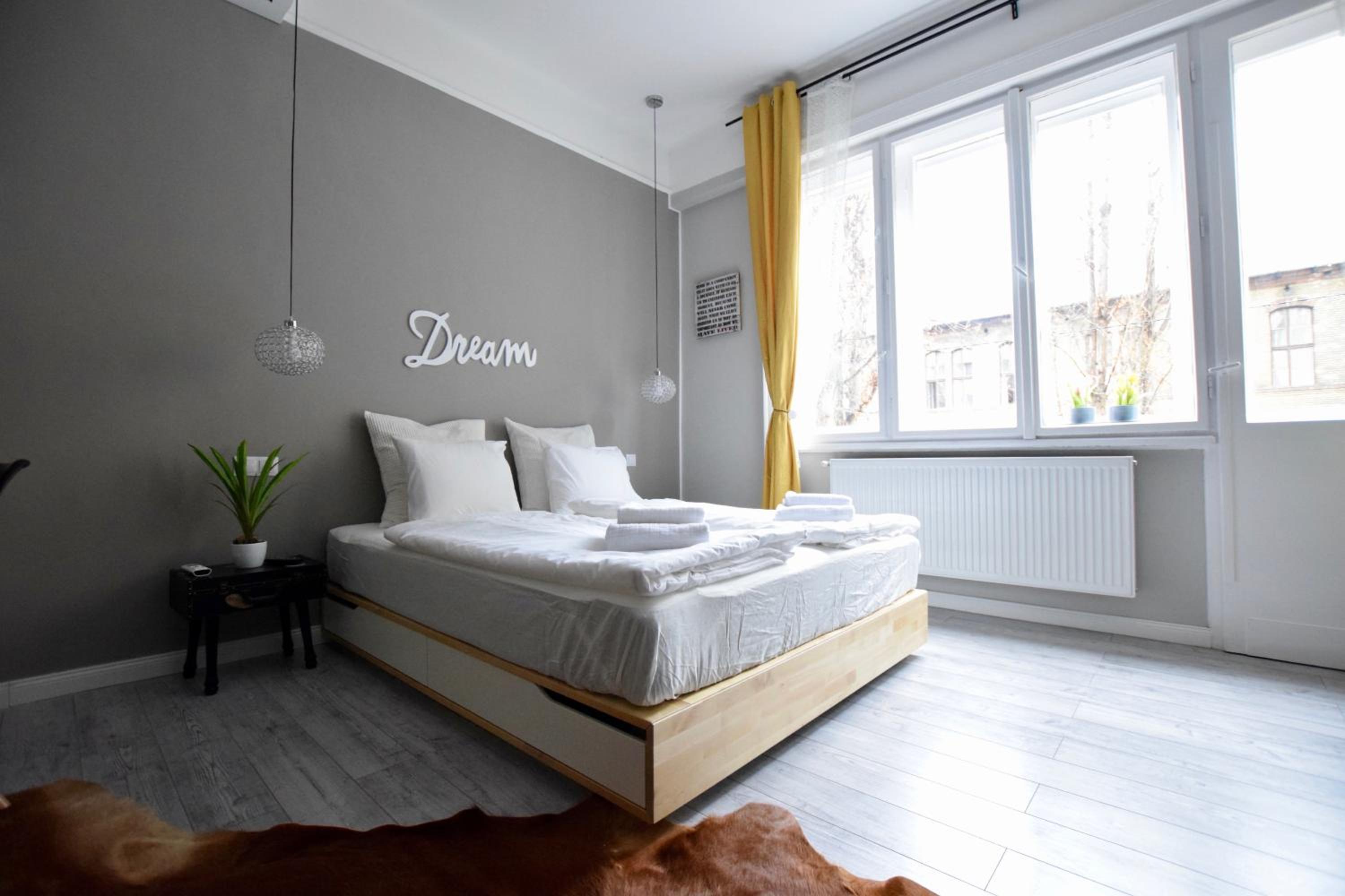 Studio Apartment - Photo 4