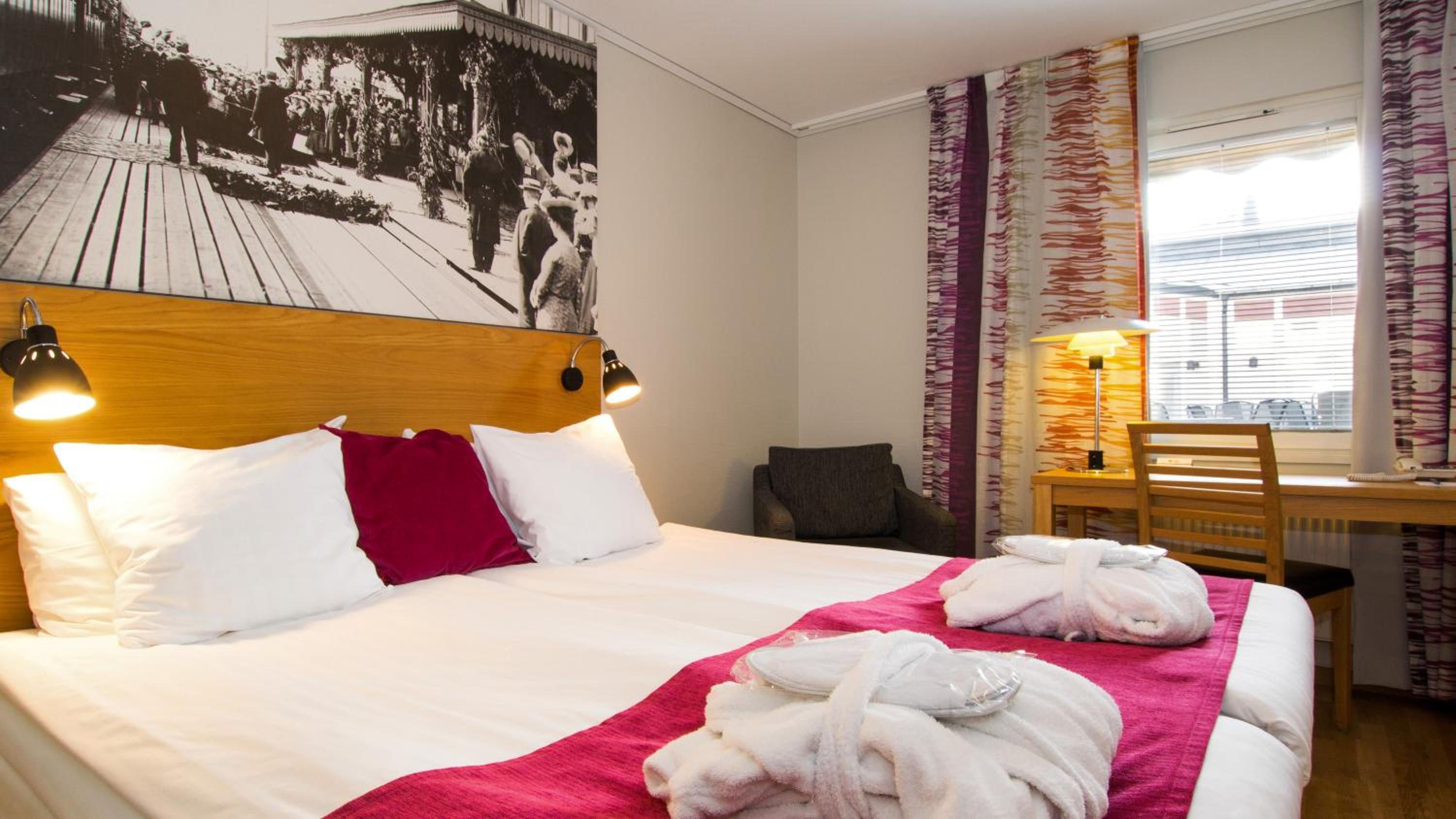 Standard Double Room - Non-Smoking - Photo 5