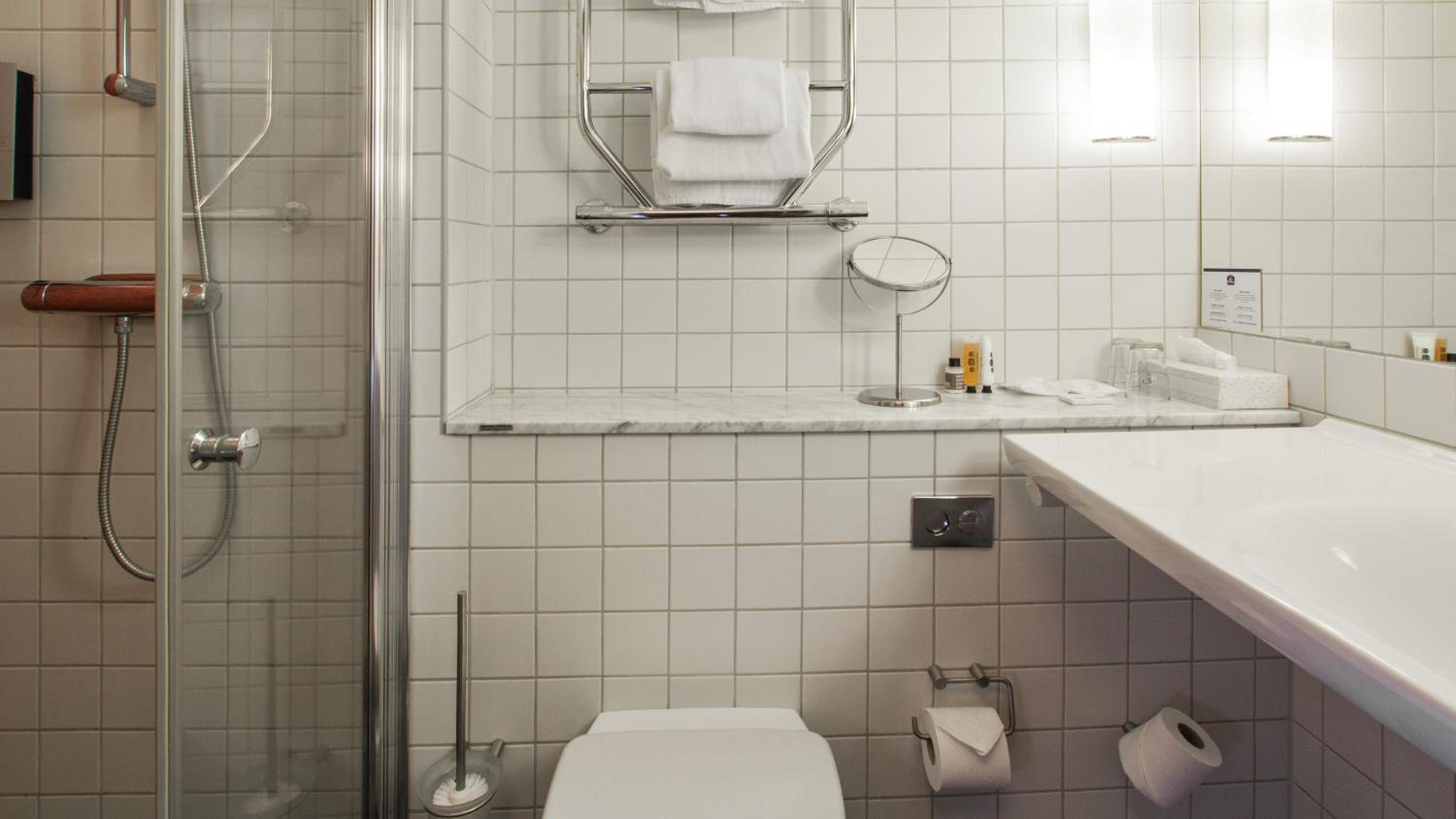 Standard Double Room - Non-Smoking - Photo 6
