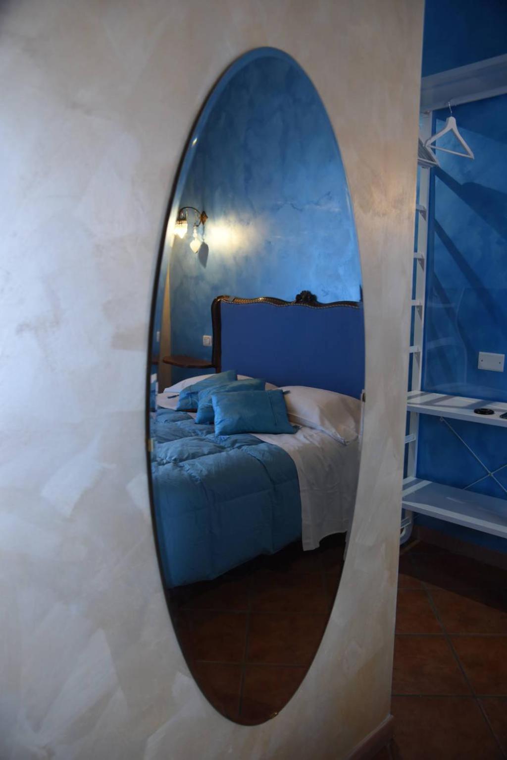 Double Room with Private Bathroom - Photo 6