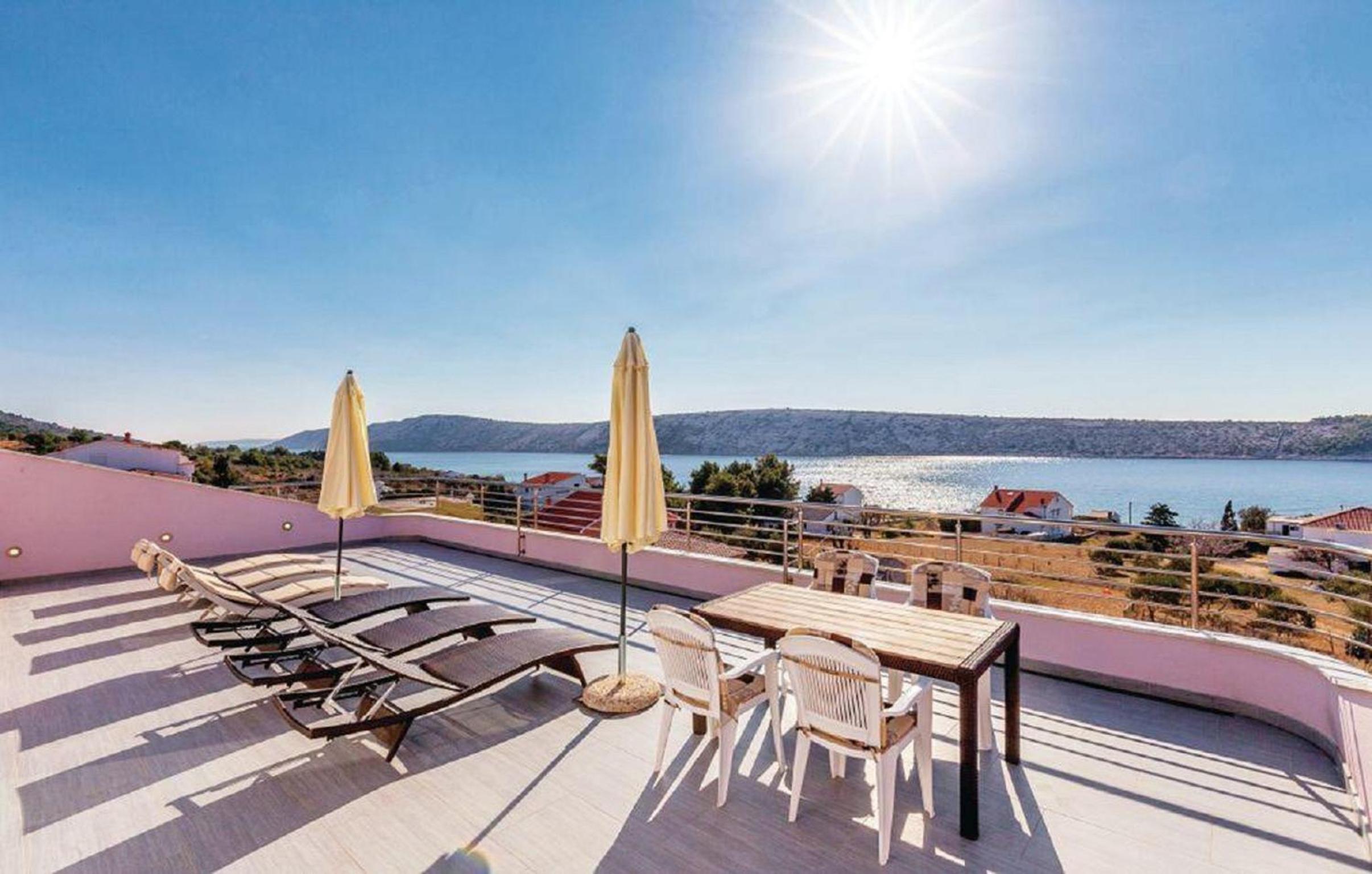 Penthouse One Bedroom Apartment with Terrace photo 3