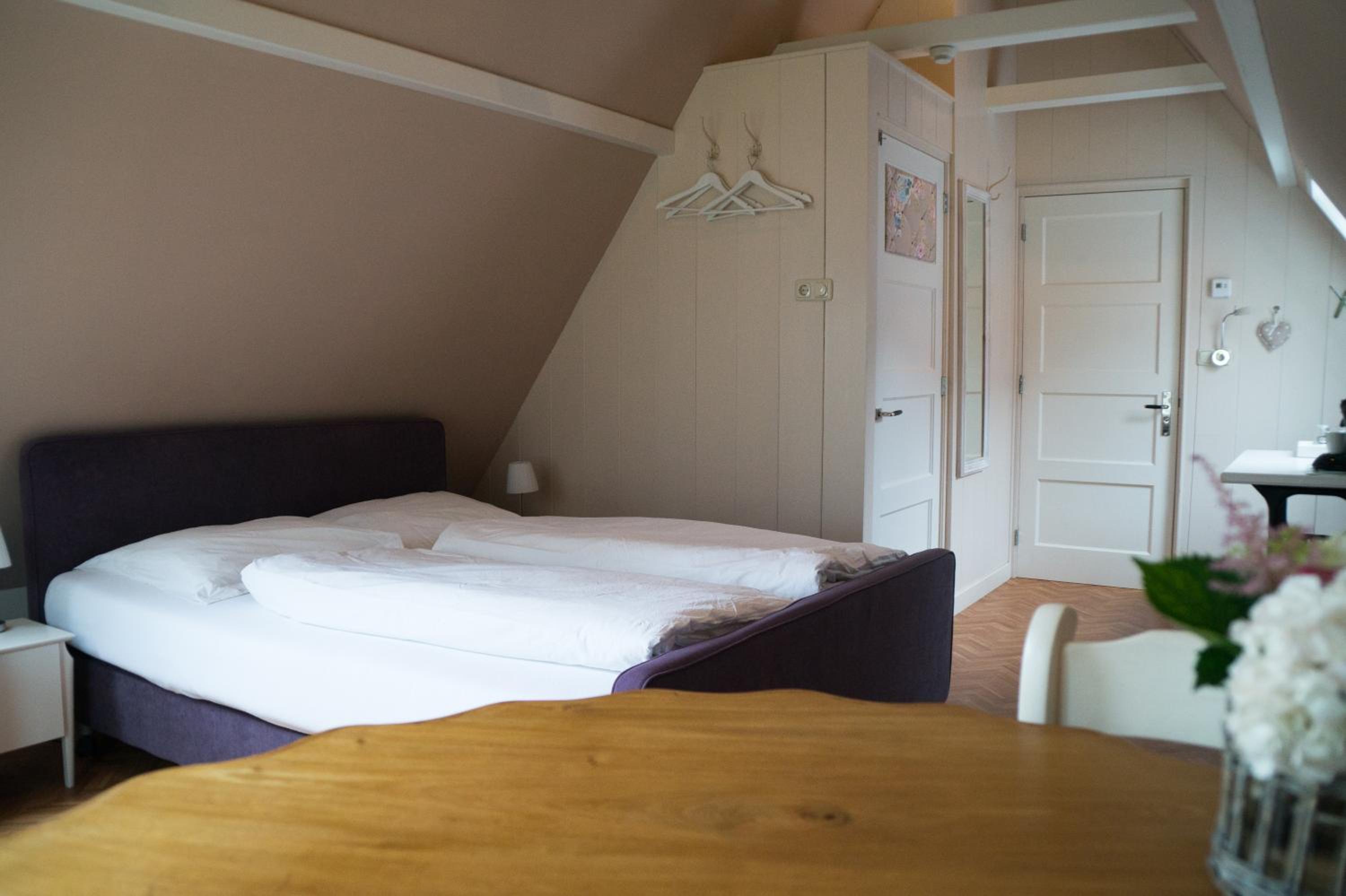 Double Room with Private Bathroom photo 1