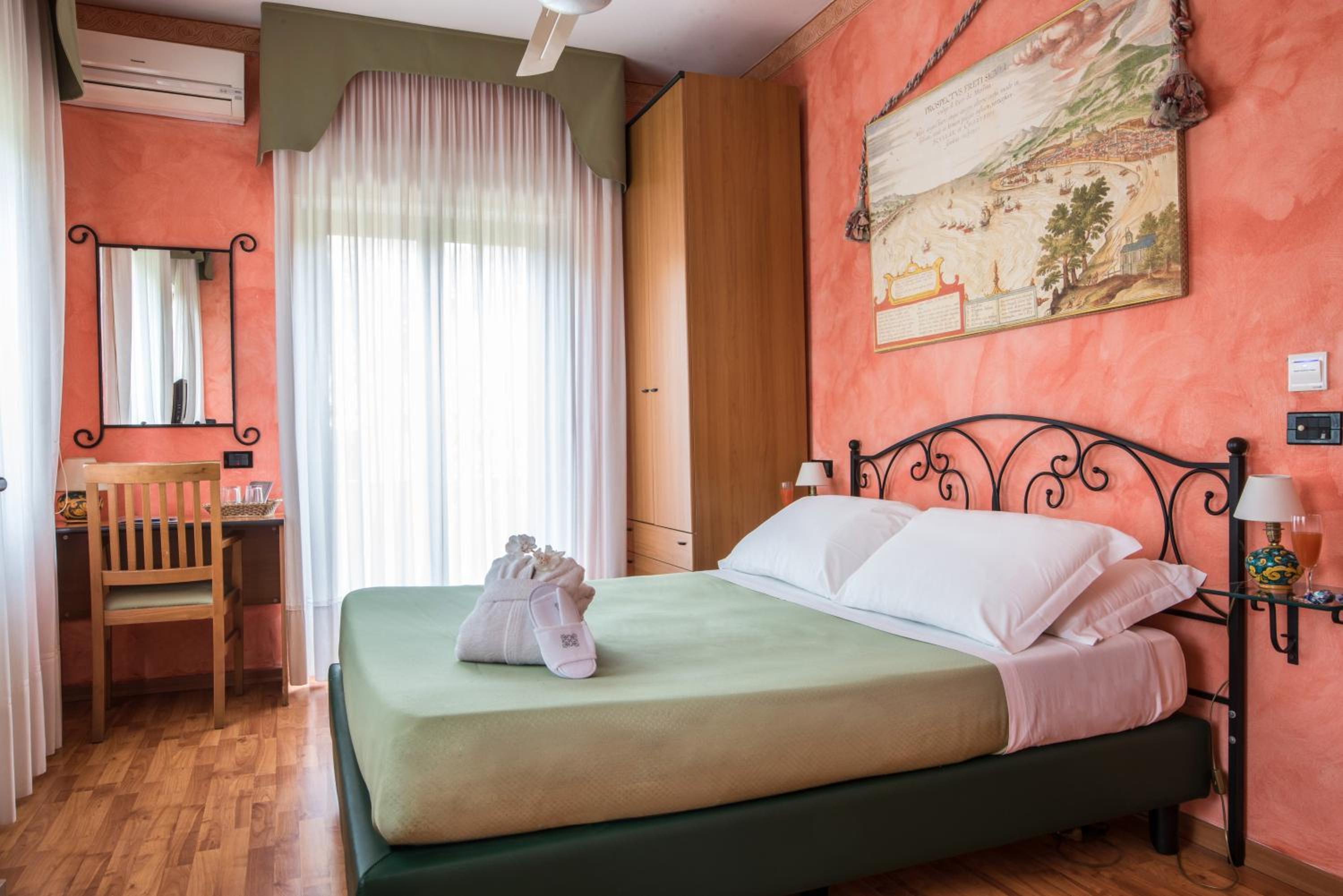Superior Double or Twin Room with Garden View photo 2