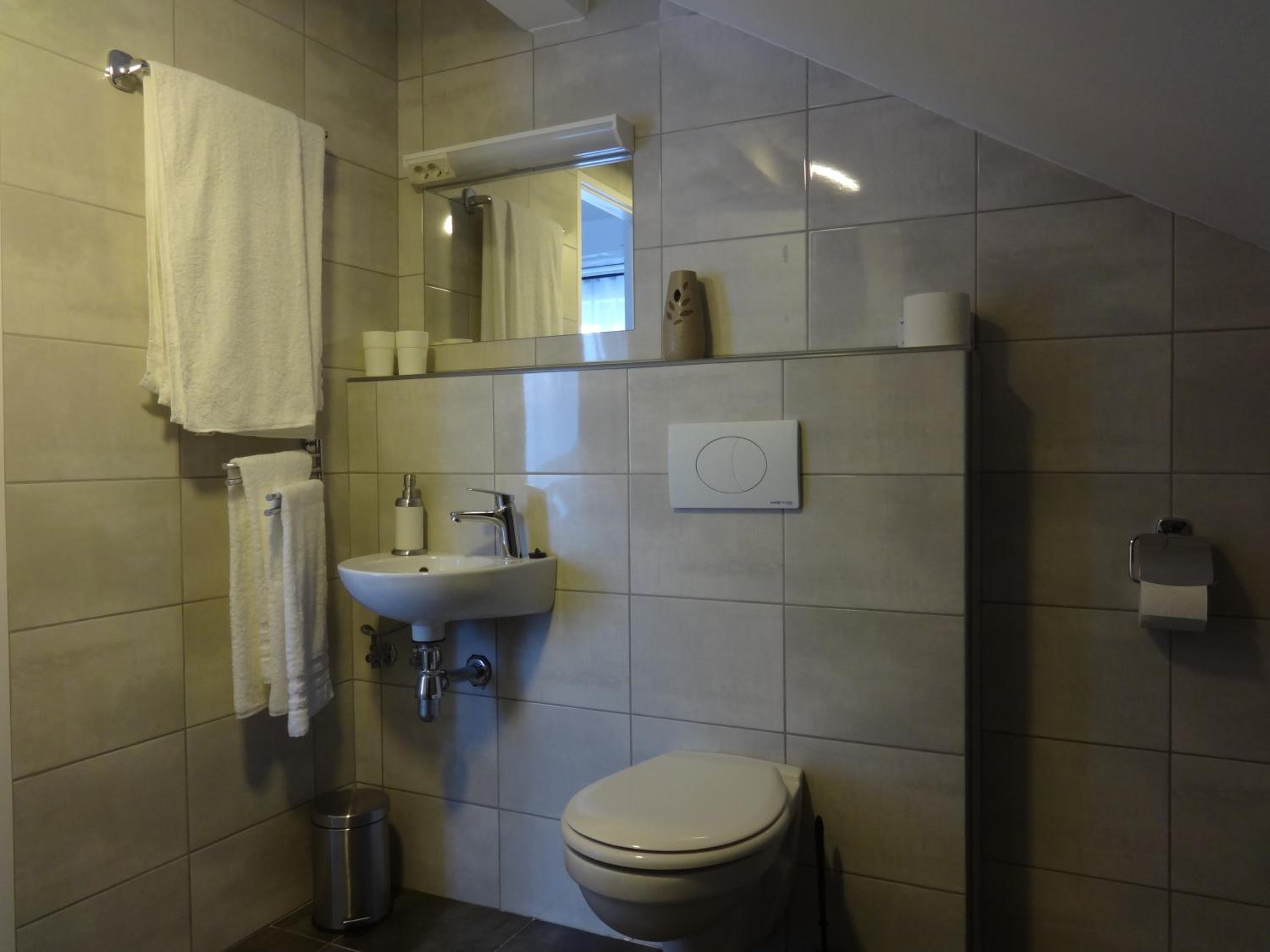 Deluxe Double Room - Photo 9