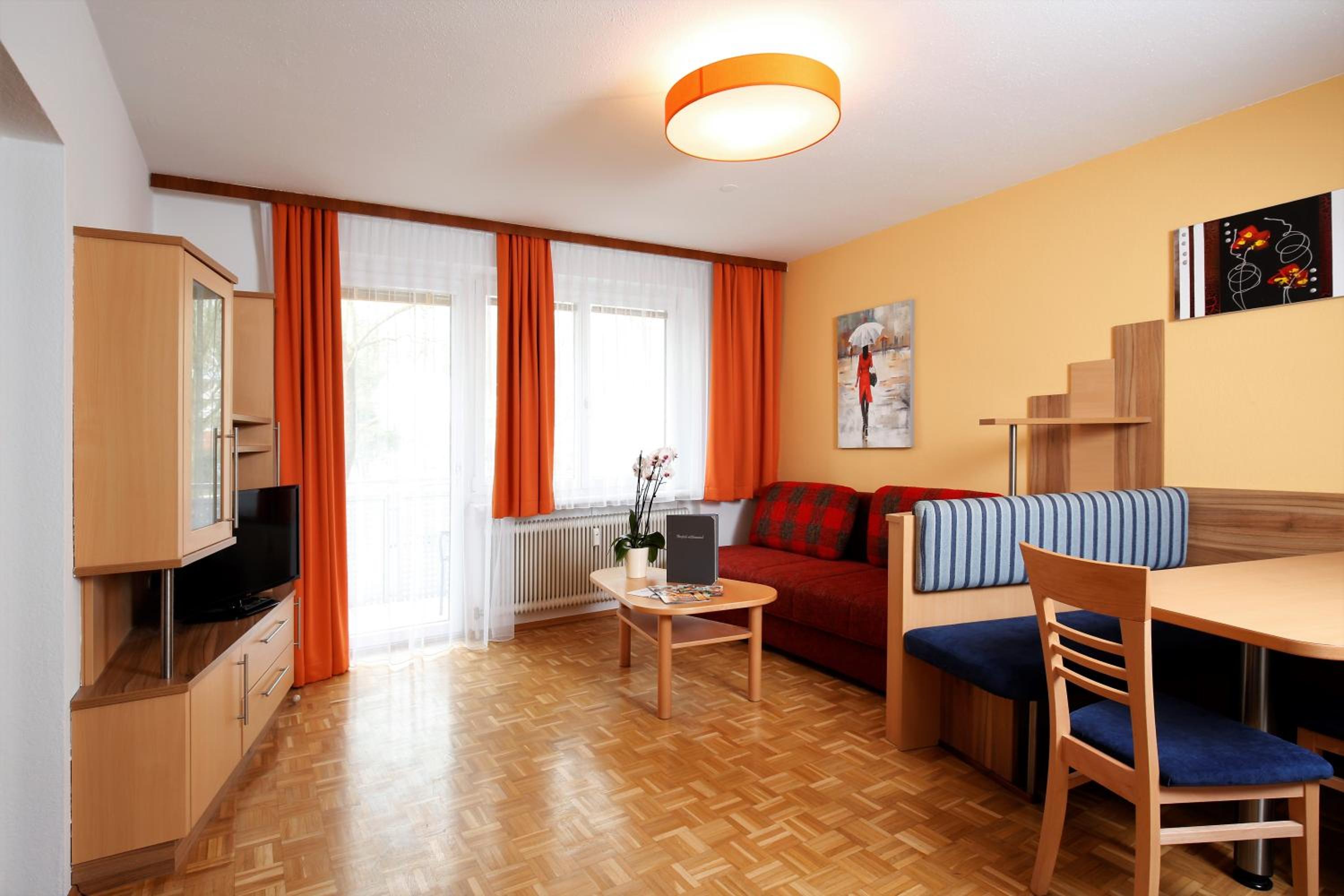 One-Bedroom Apartment with Balcony - Annex photo 3