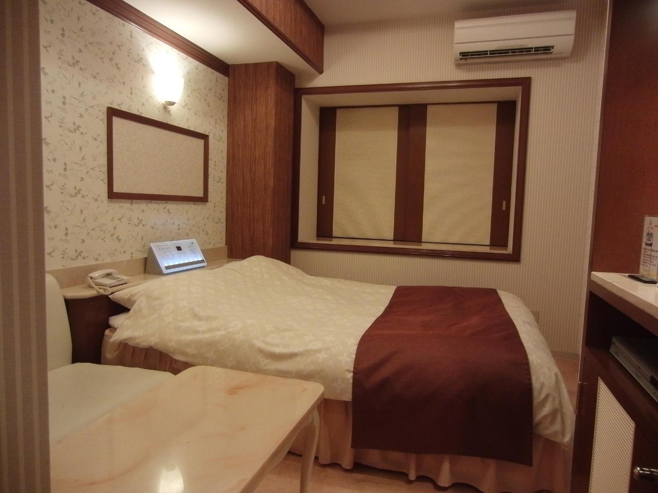 Single Room - Smoking photo 2
