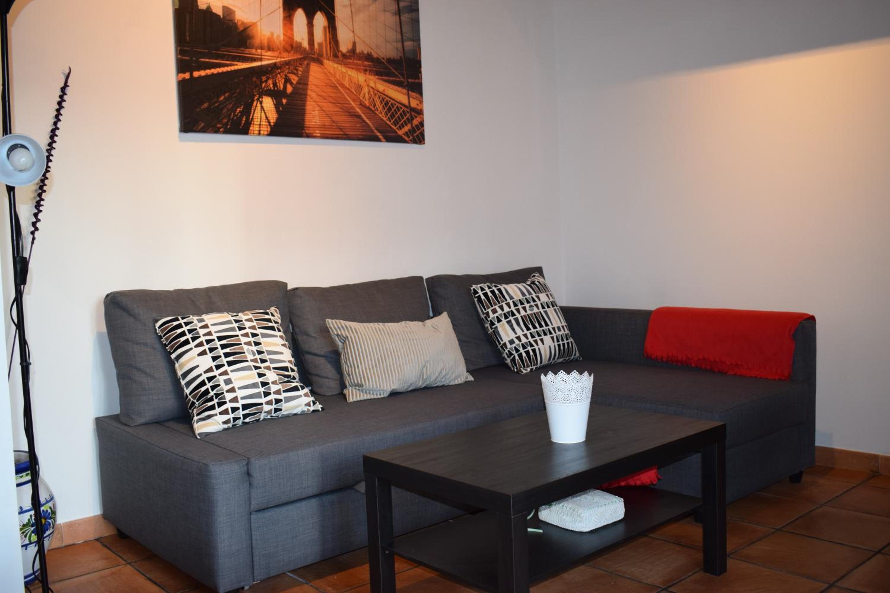 One-Bedroom Apartment - Photo 12