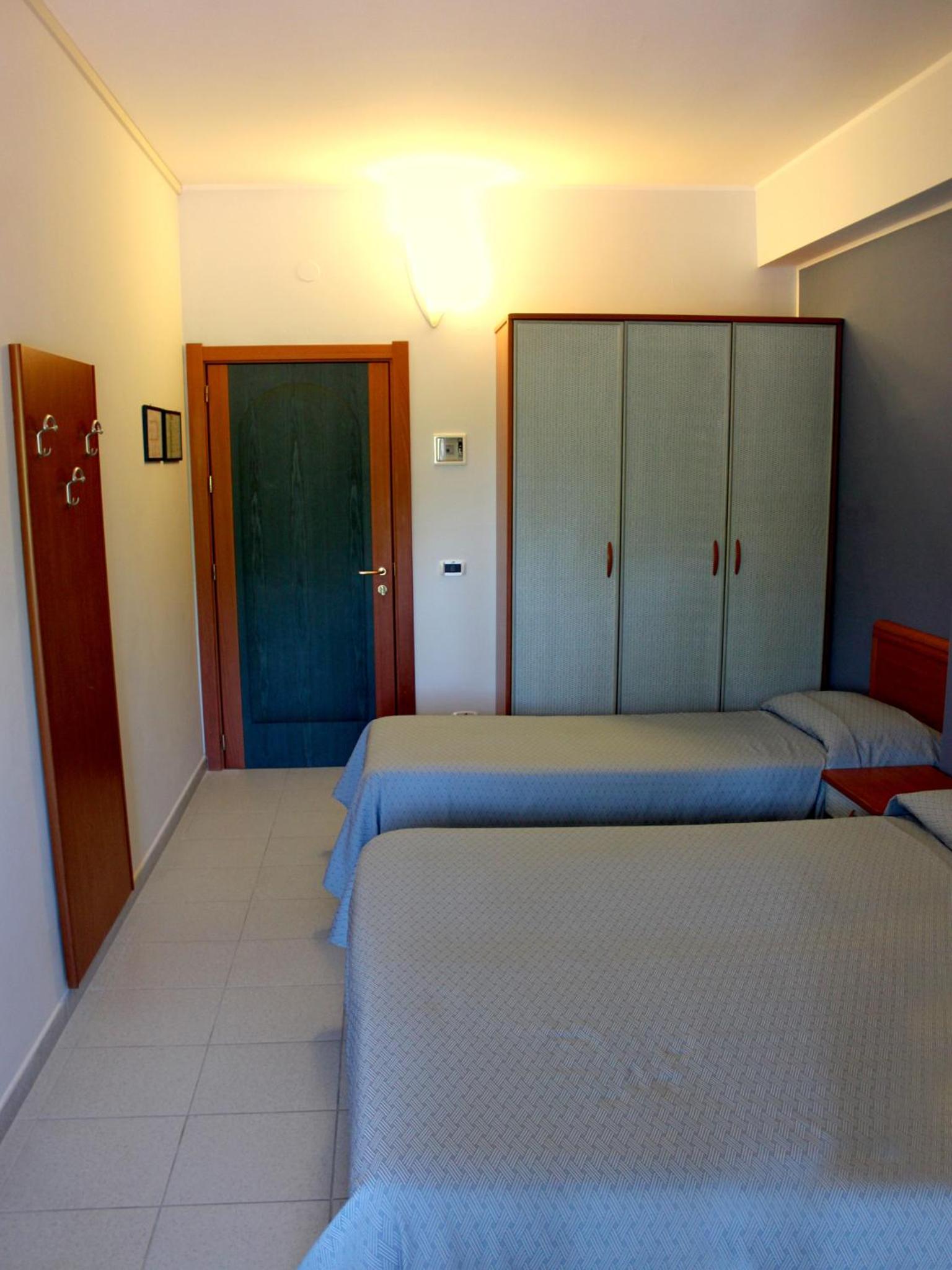 Triple Room photo 2