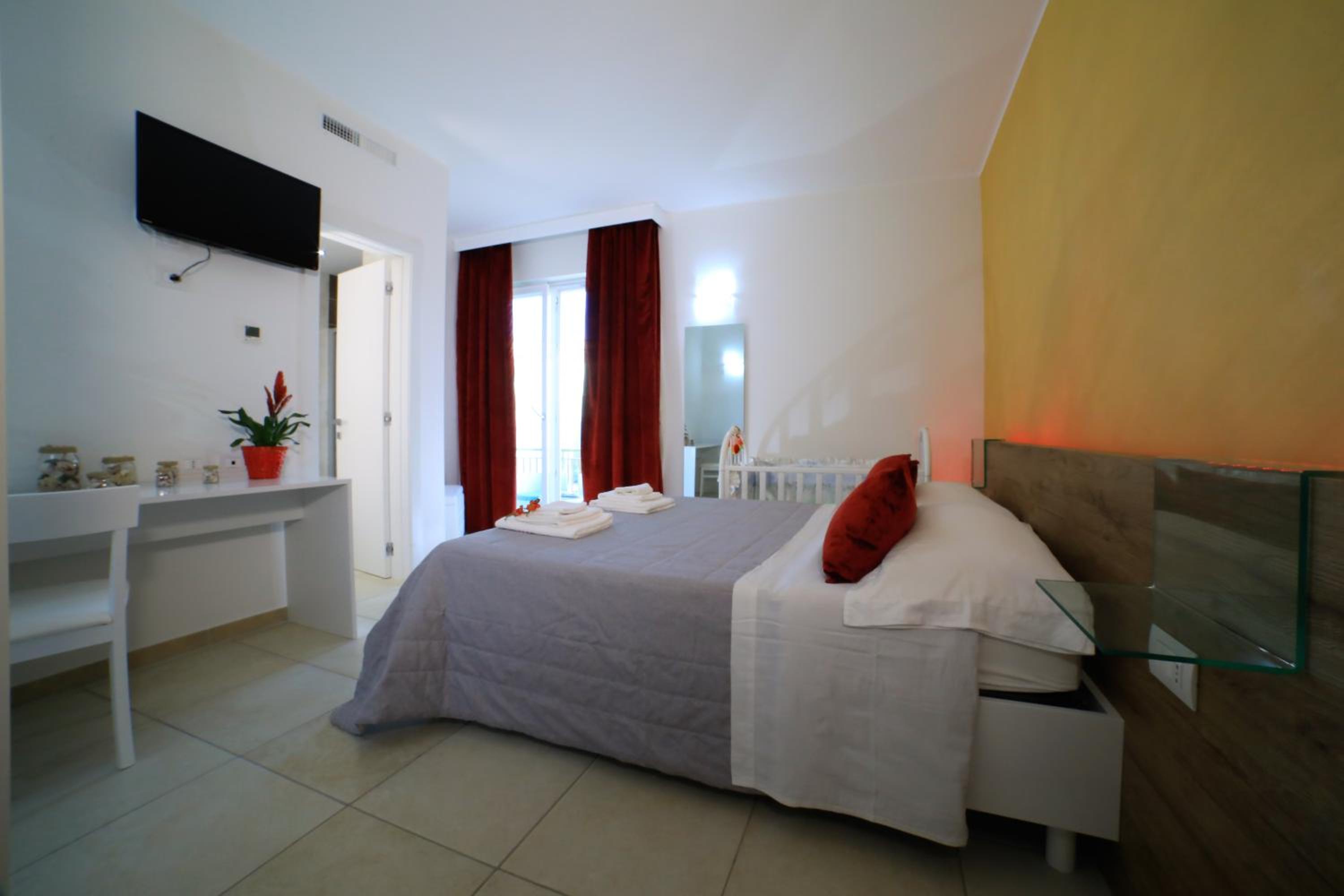 Double Room with Balcony photo 2