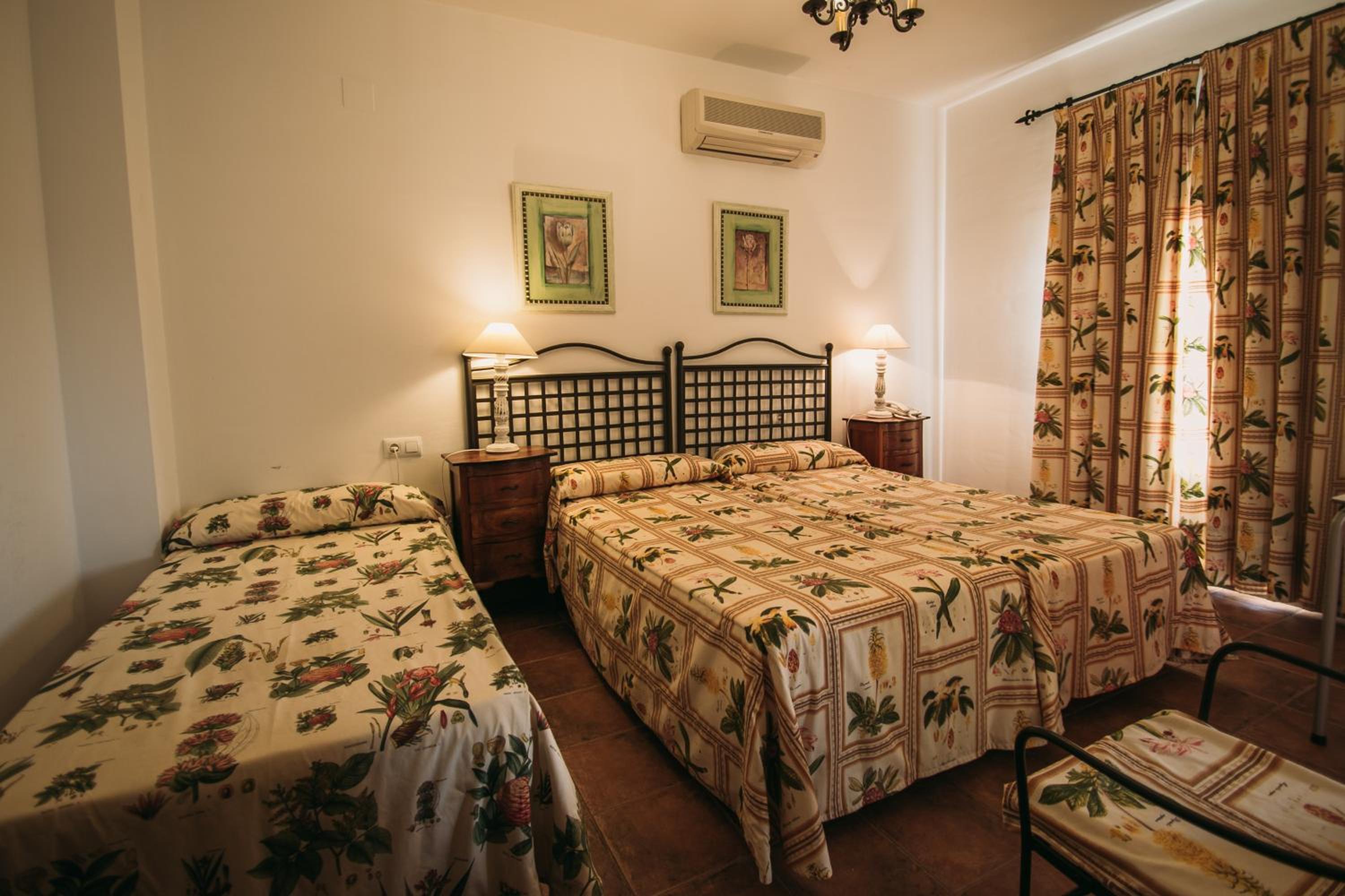 Double Room with Terrace - Photo 22