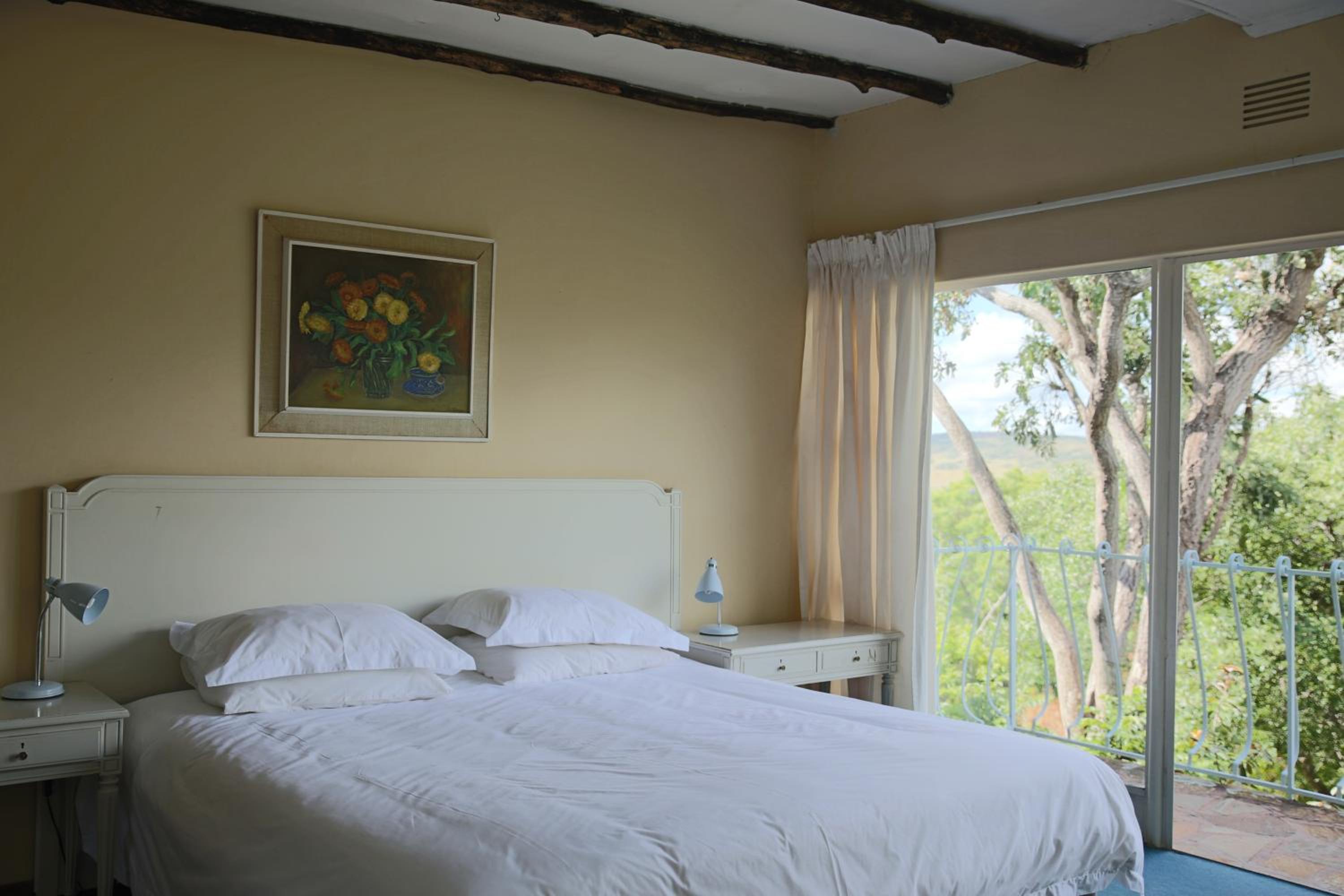 Five-Bedroom Villa photo 1