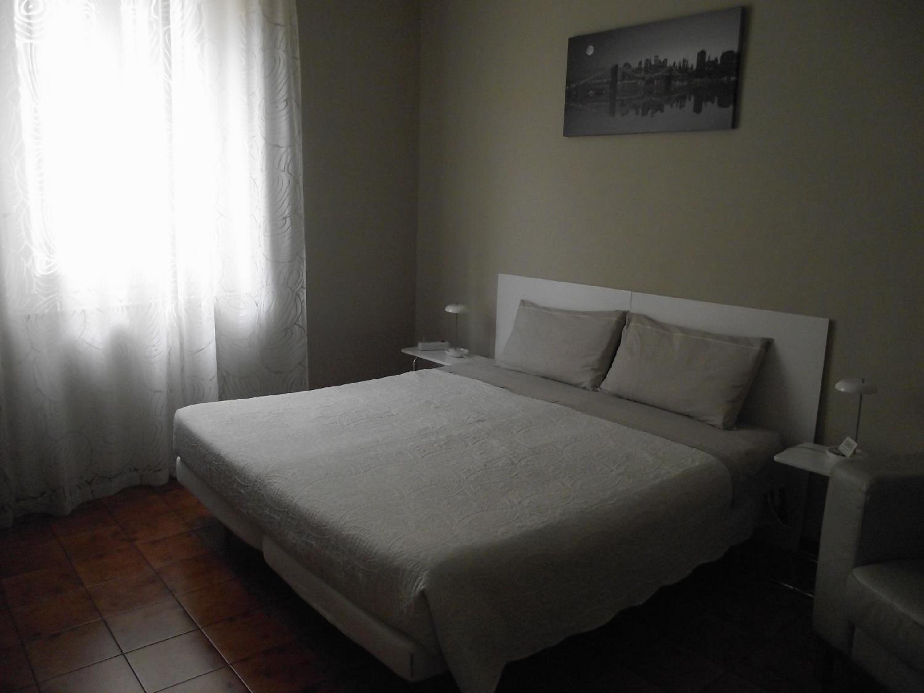 Large Double or Twin Room photo 2