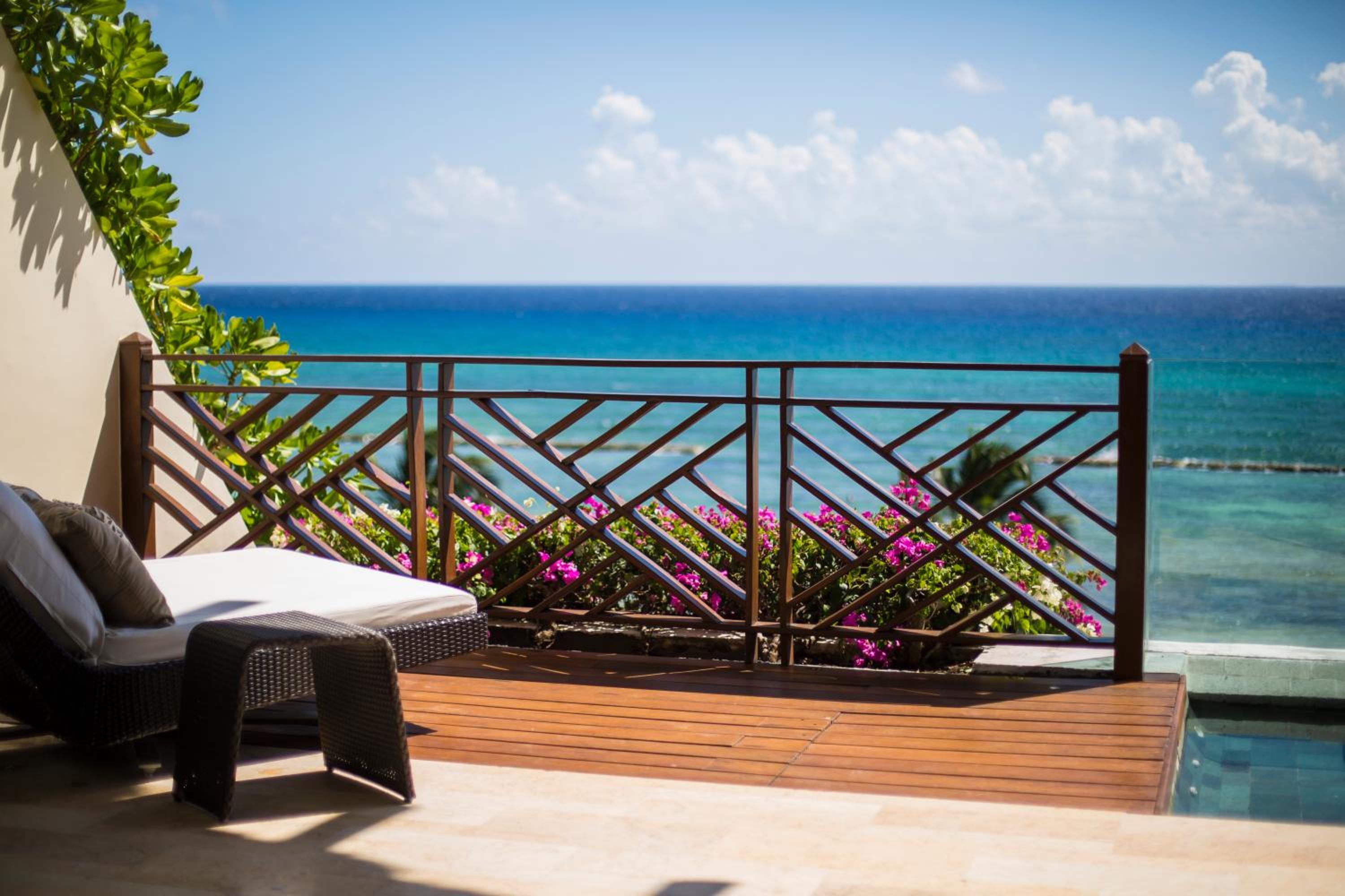 Grand Class Suite Ocean Front - Photo 3