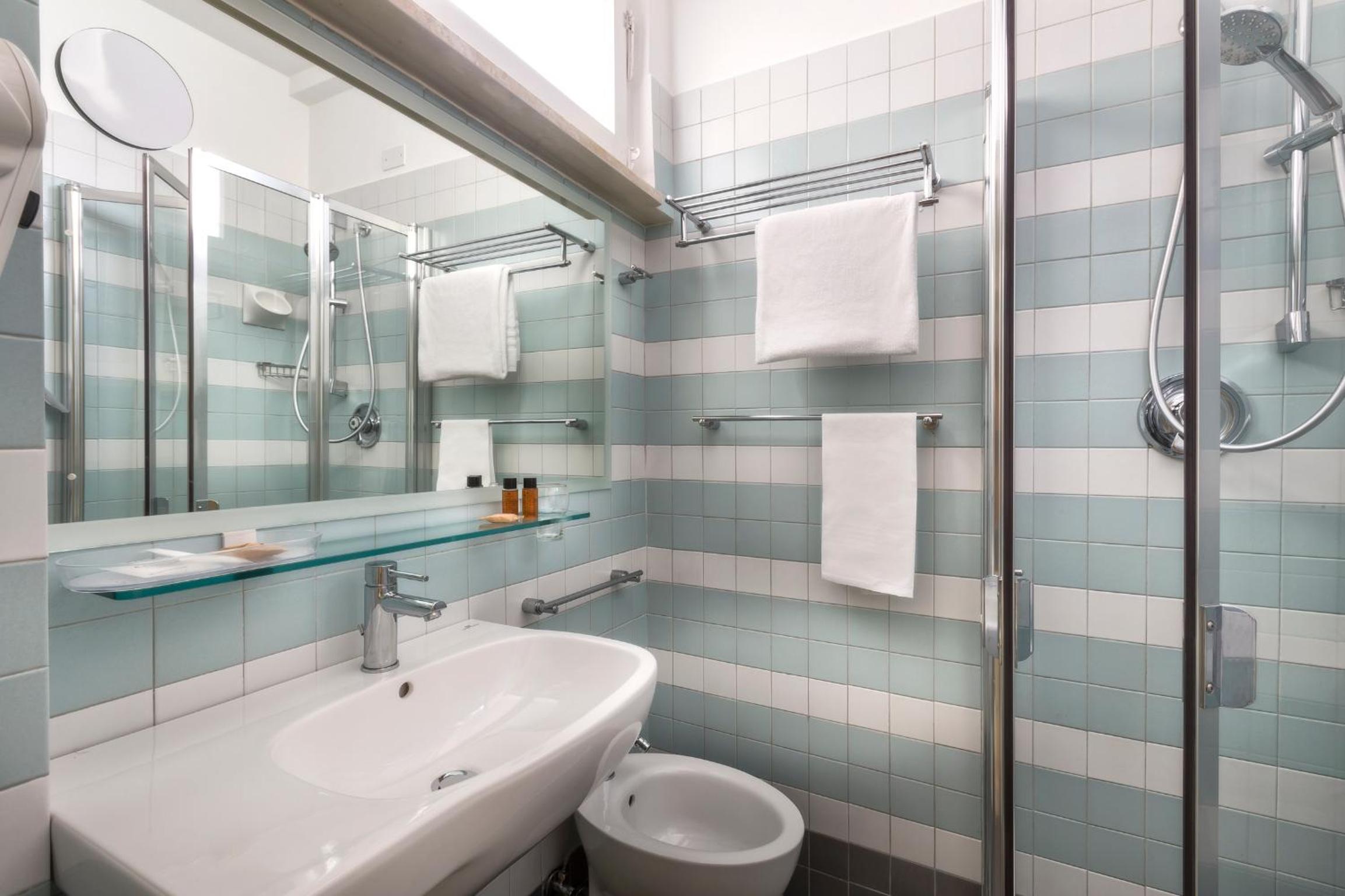 Double Room - Photo 22