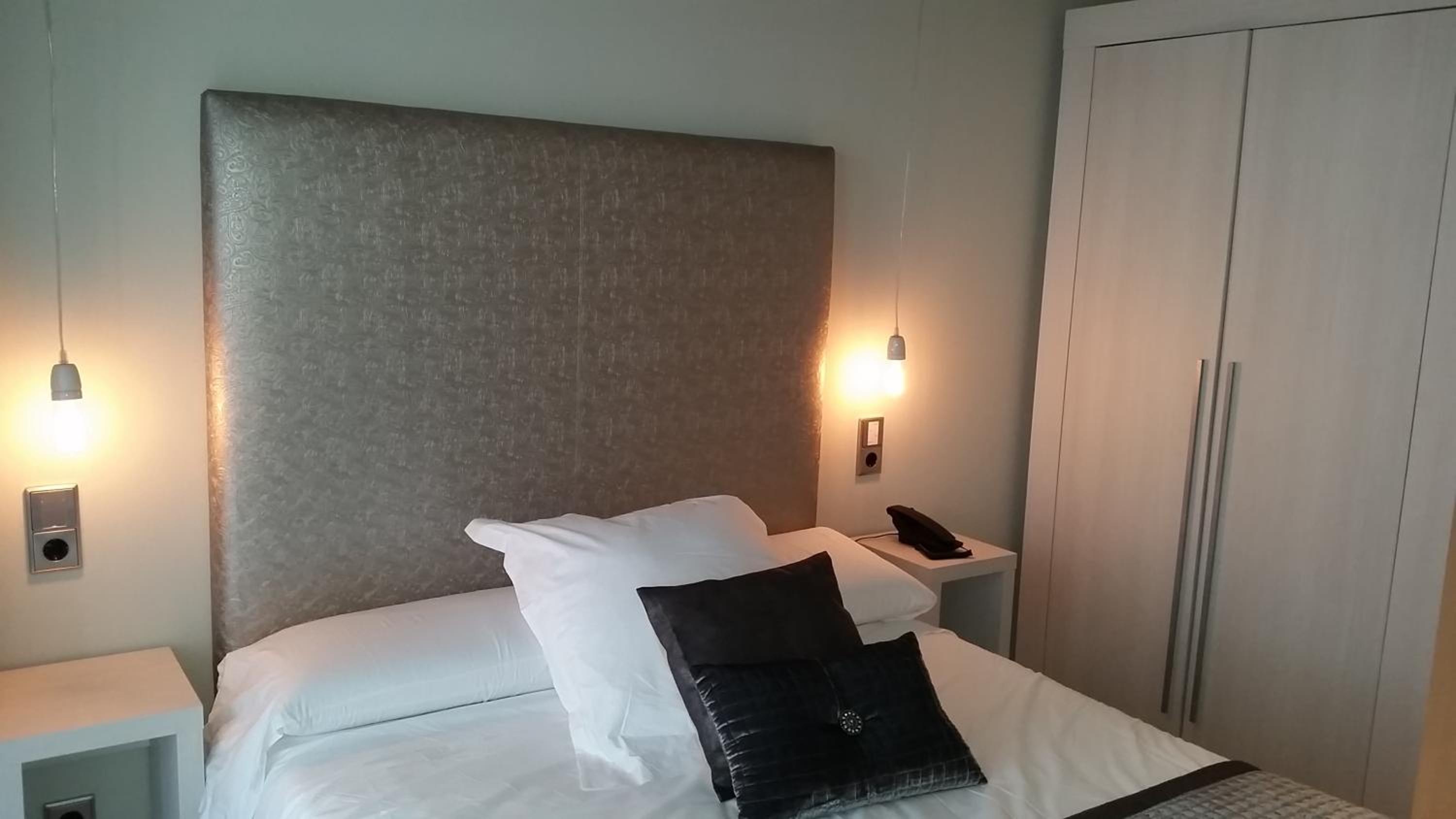 Double or Twin Room - Photo 1