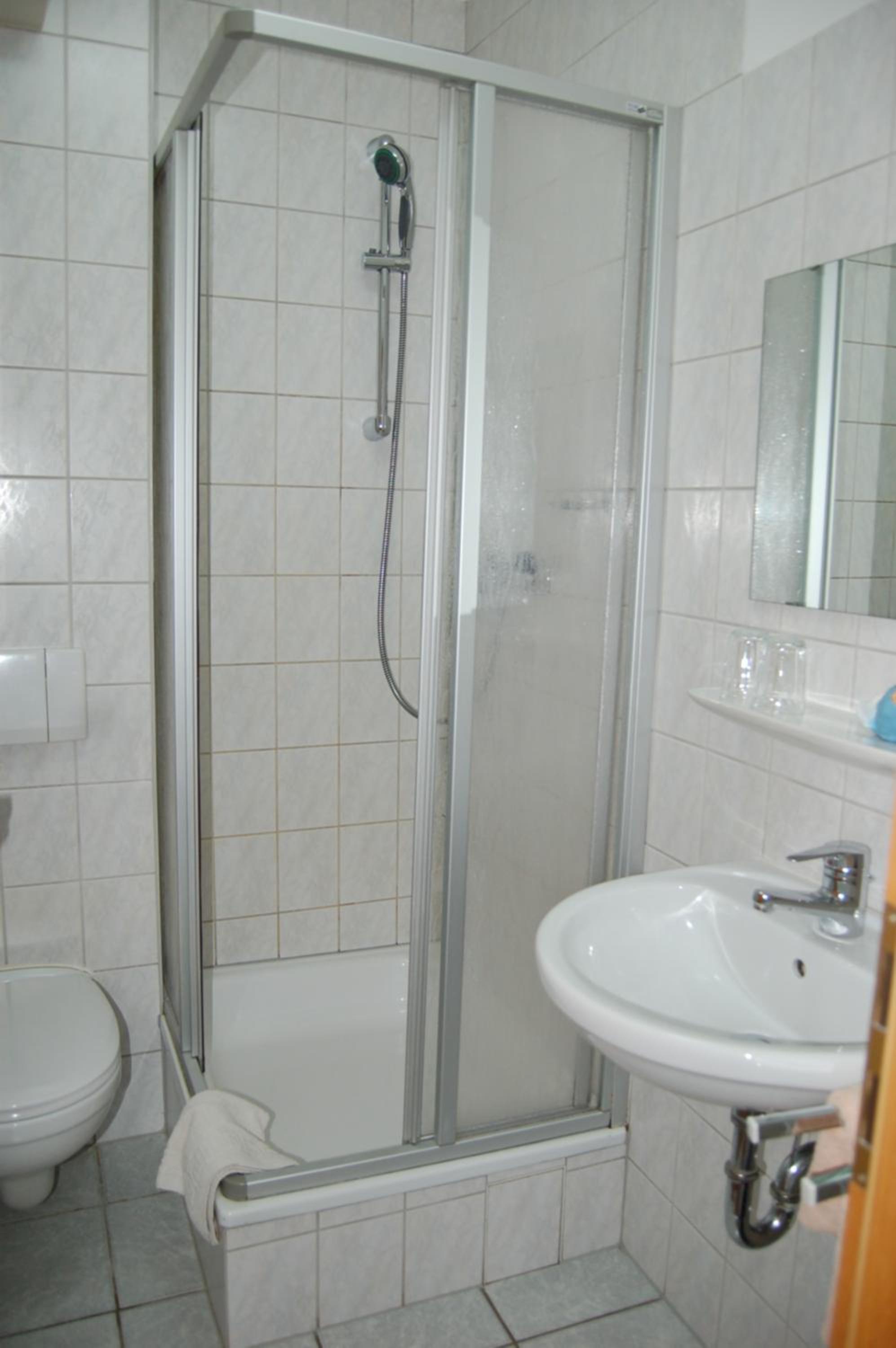 Single Room with Private Bathroom photo 2