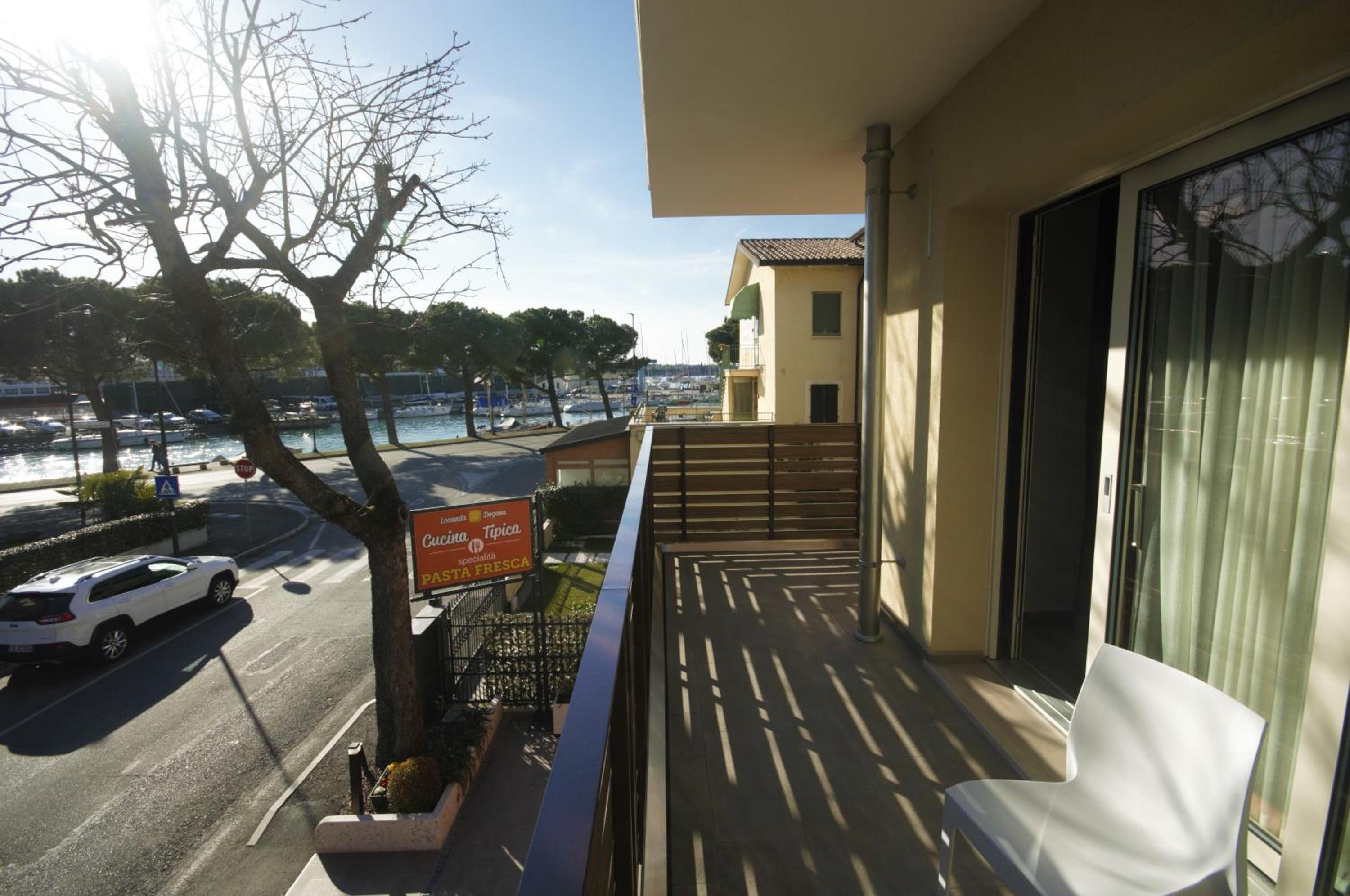 Double Room with Lake View photo 2