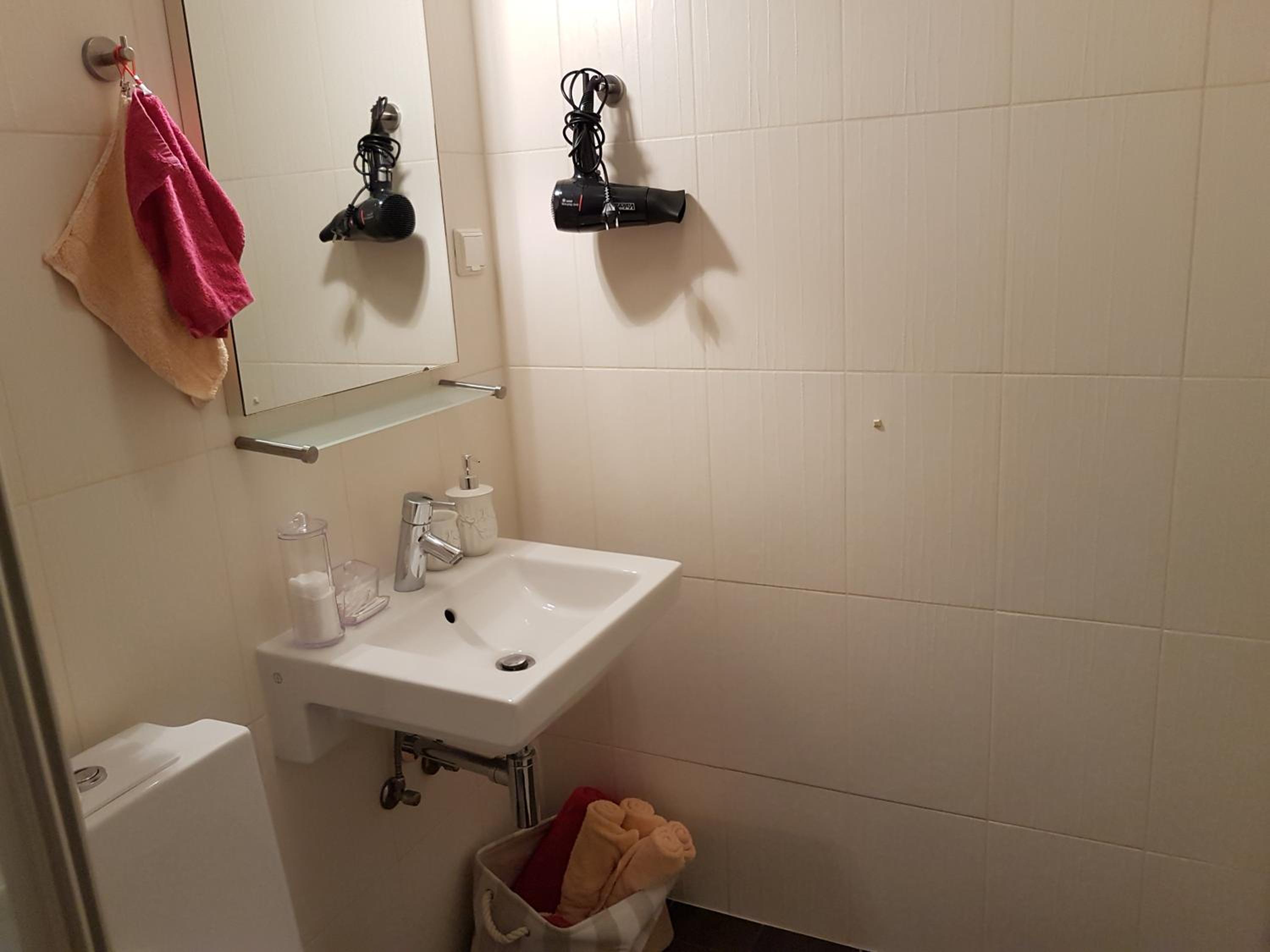 Studio Apartment - Photo 21