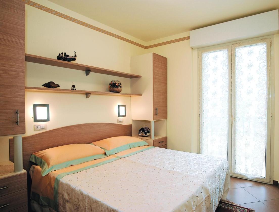 One-Bedroom Apartment with Balcony photo 1