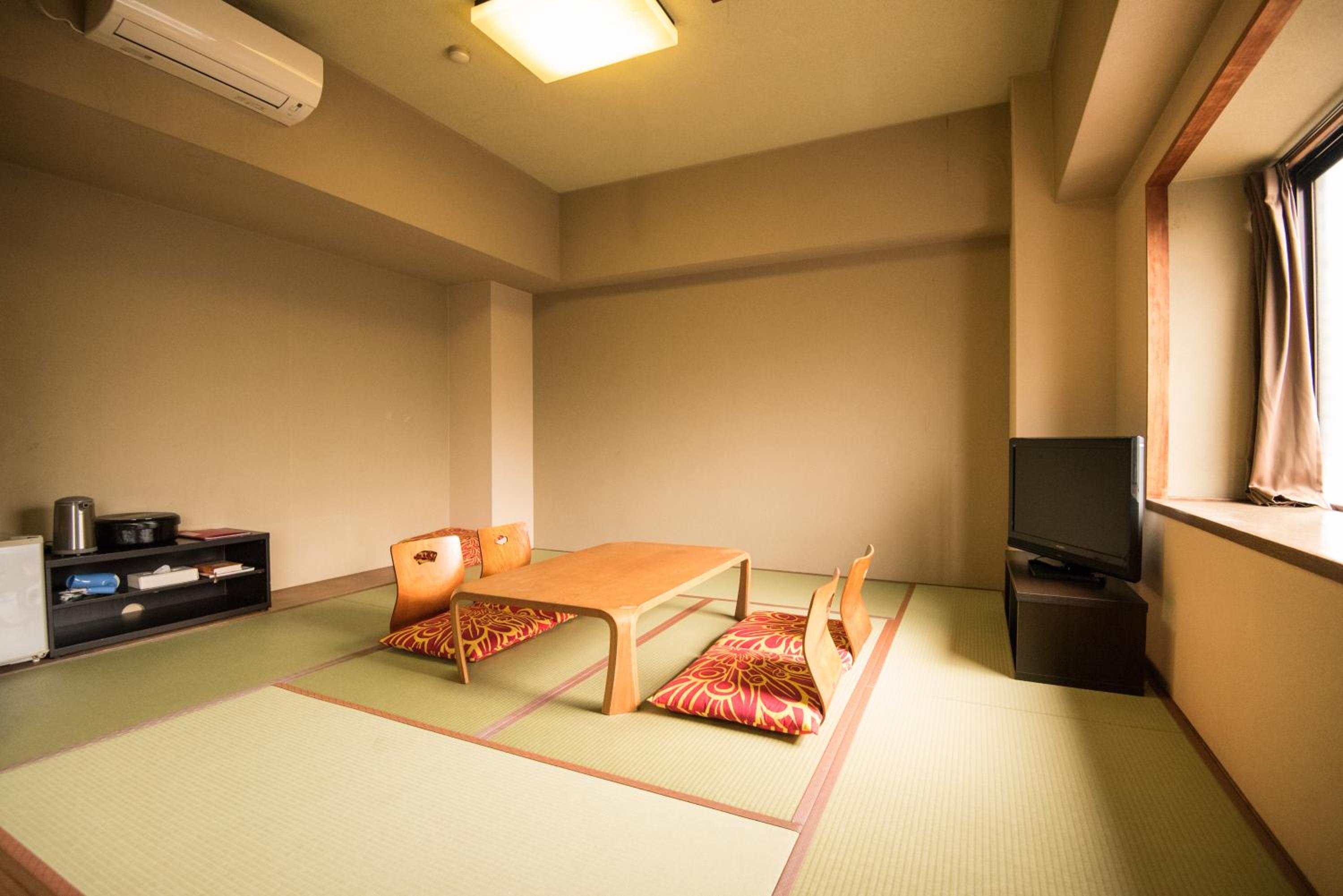 Japanese-Style Family Room - Non-Smoking