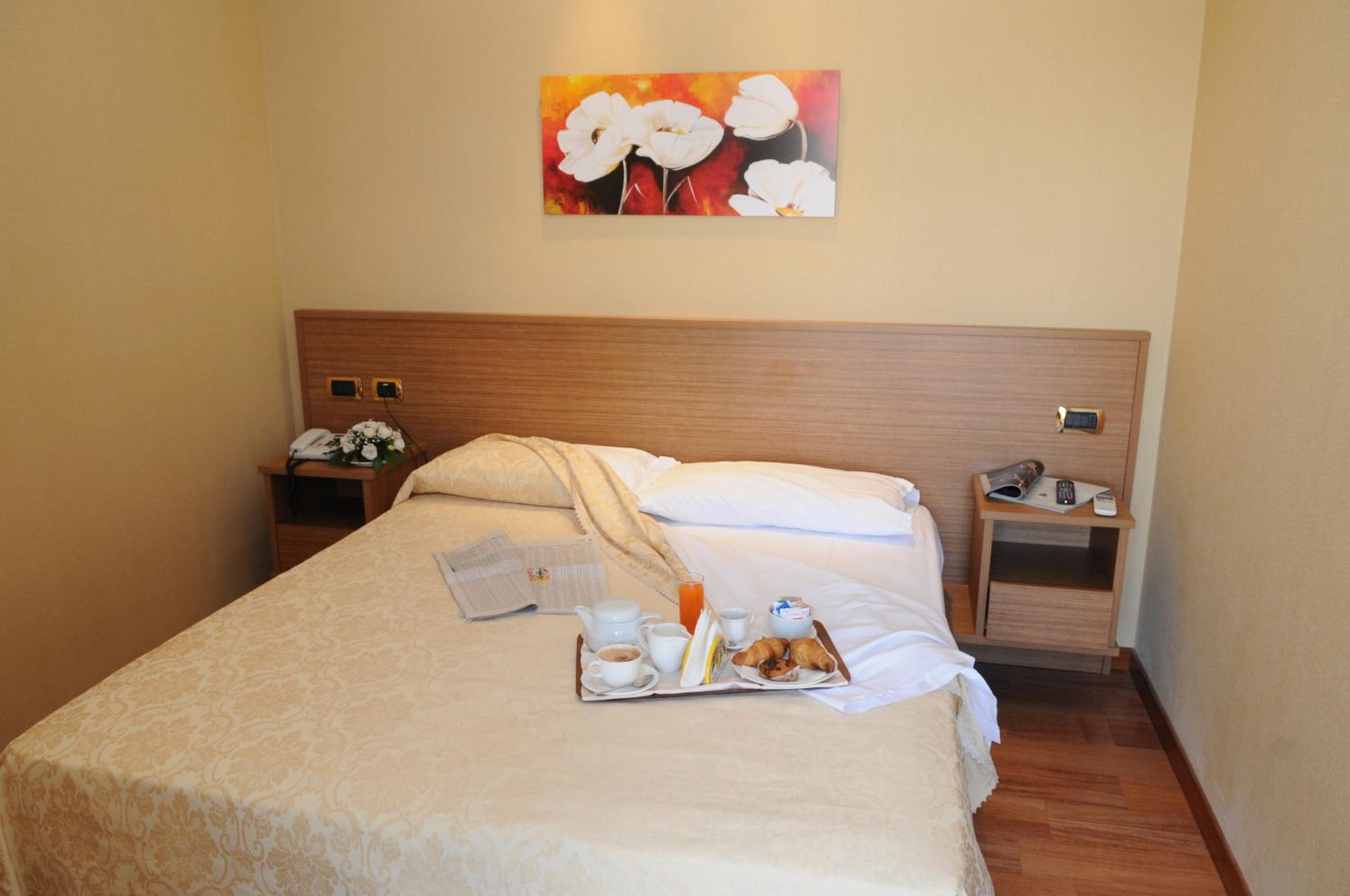 Double Or Twin Room photo 1