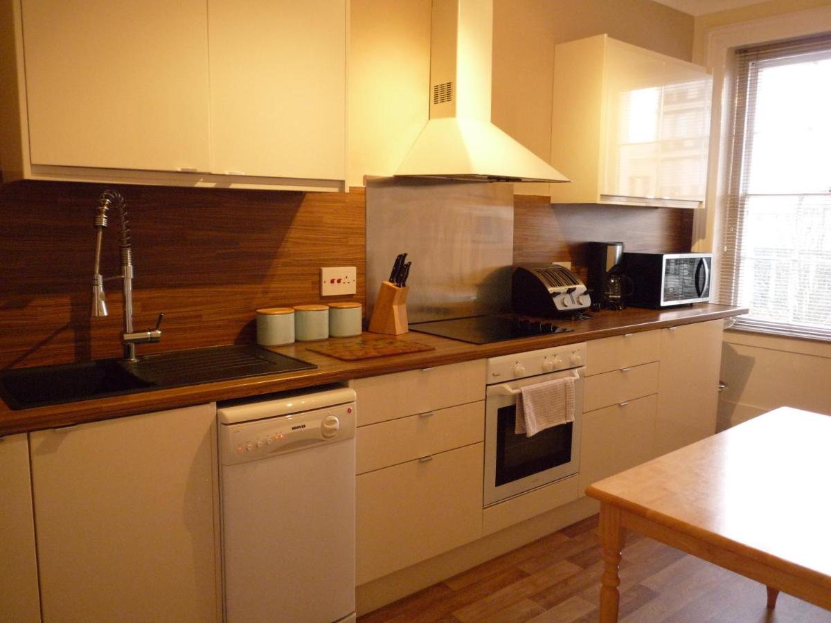 One-Bedroom Apartment photo 2