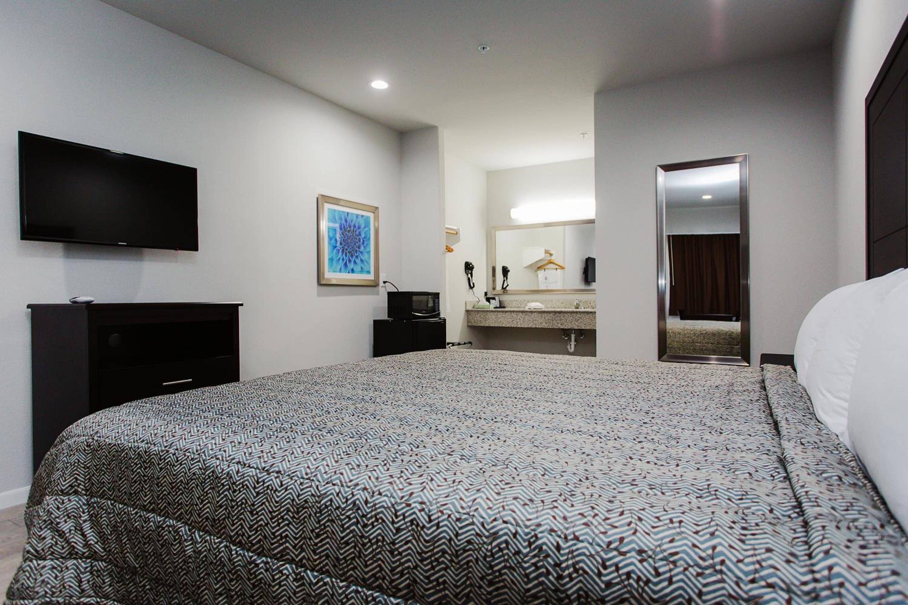 Standard King Room - Photo 1