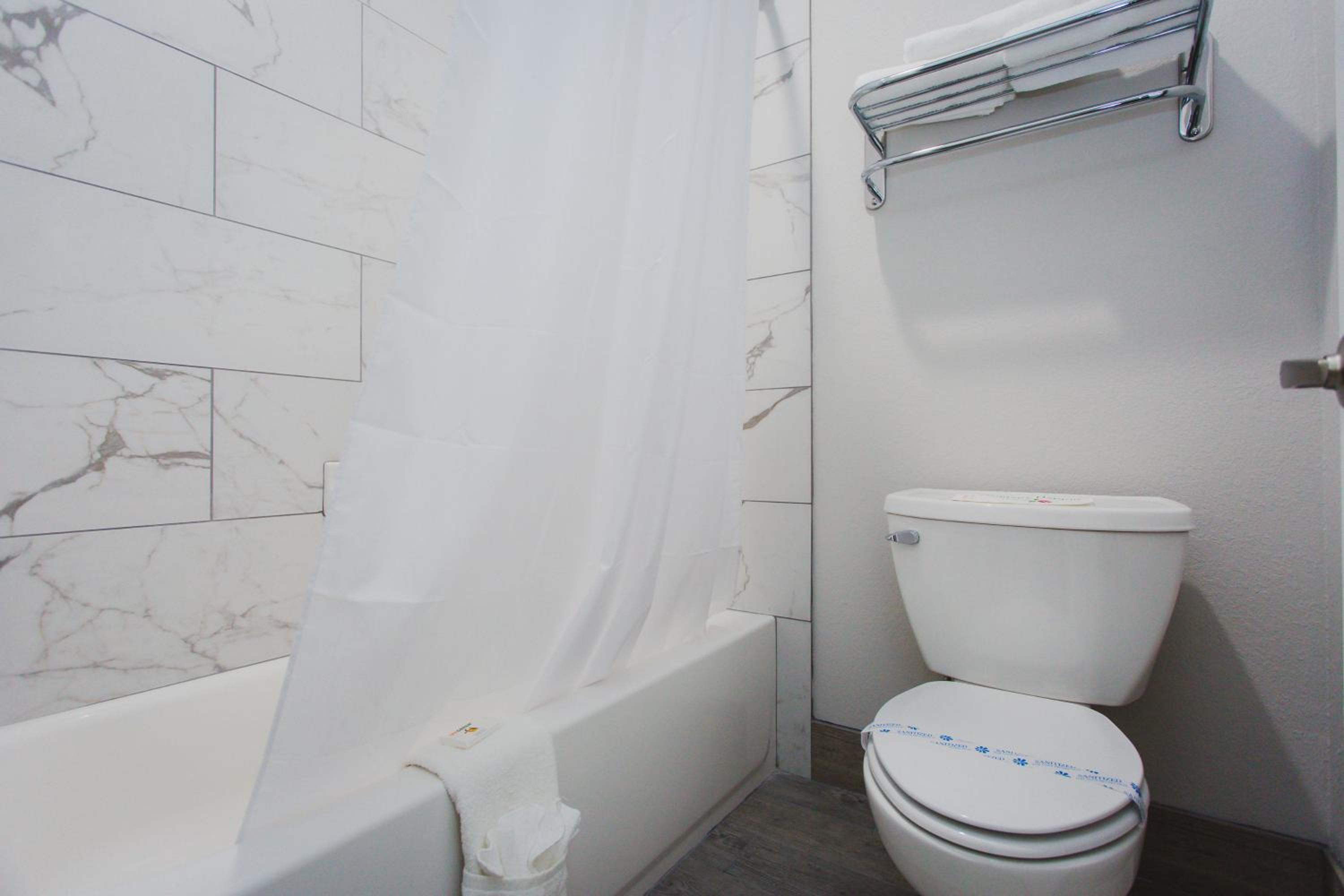 Double Room - Photo 4