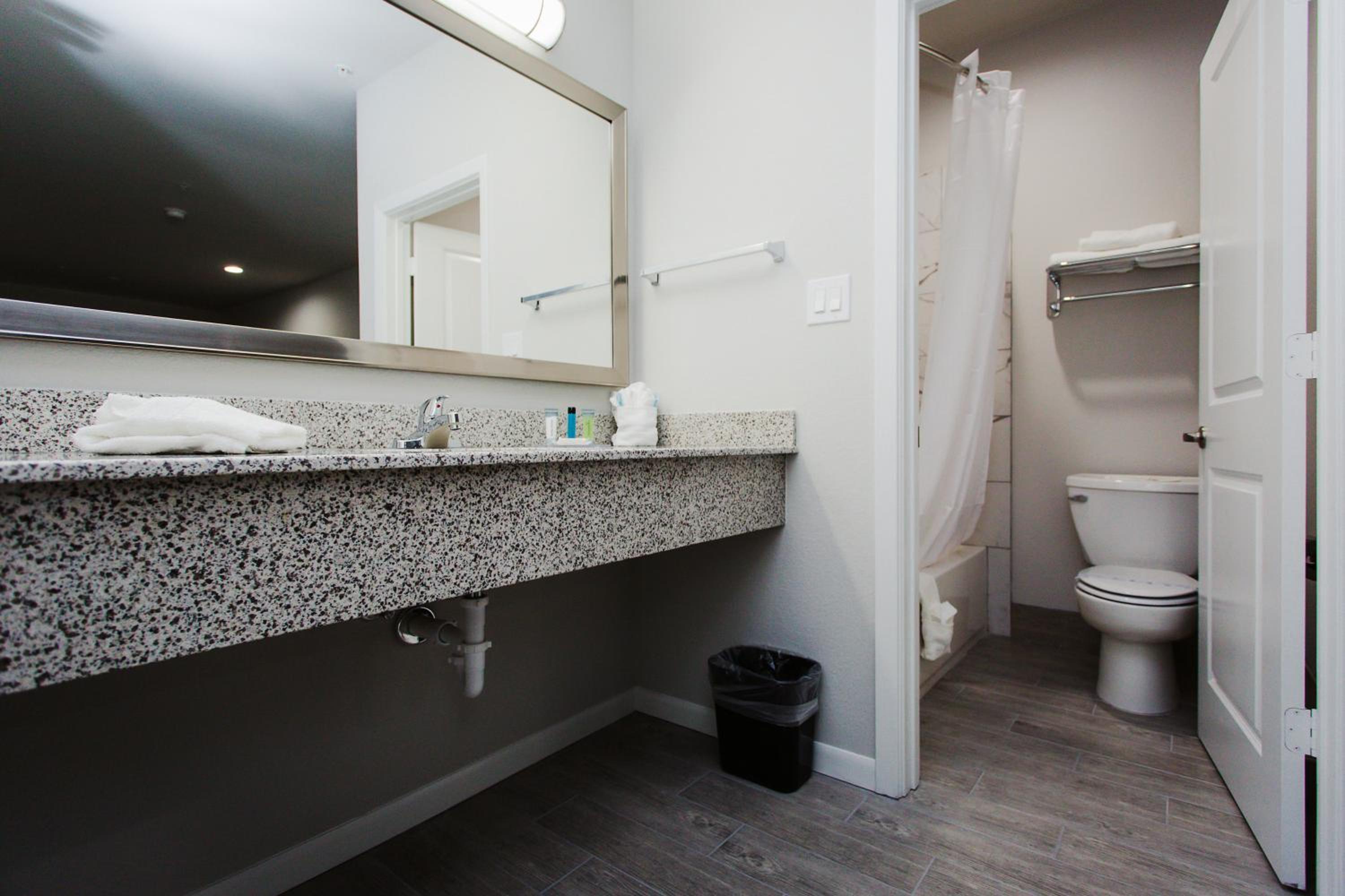 Double Room - Photo 9