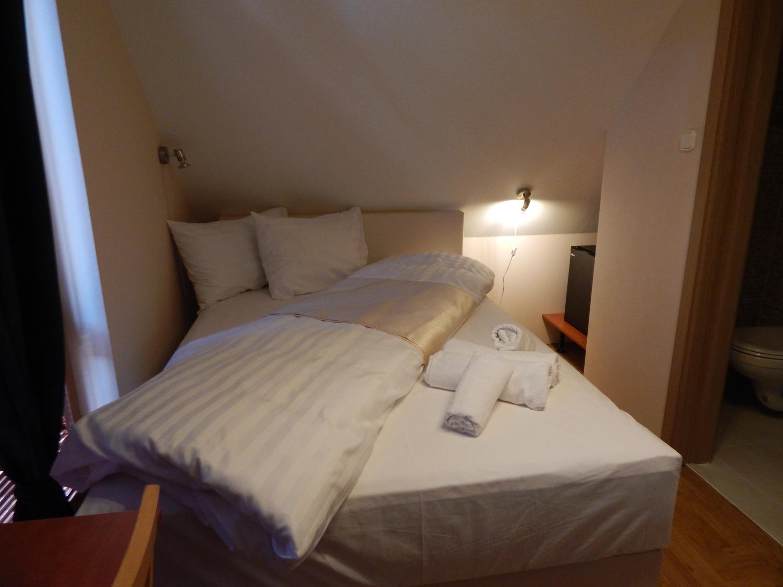 Standard Double Room - Photo 1