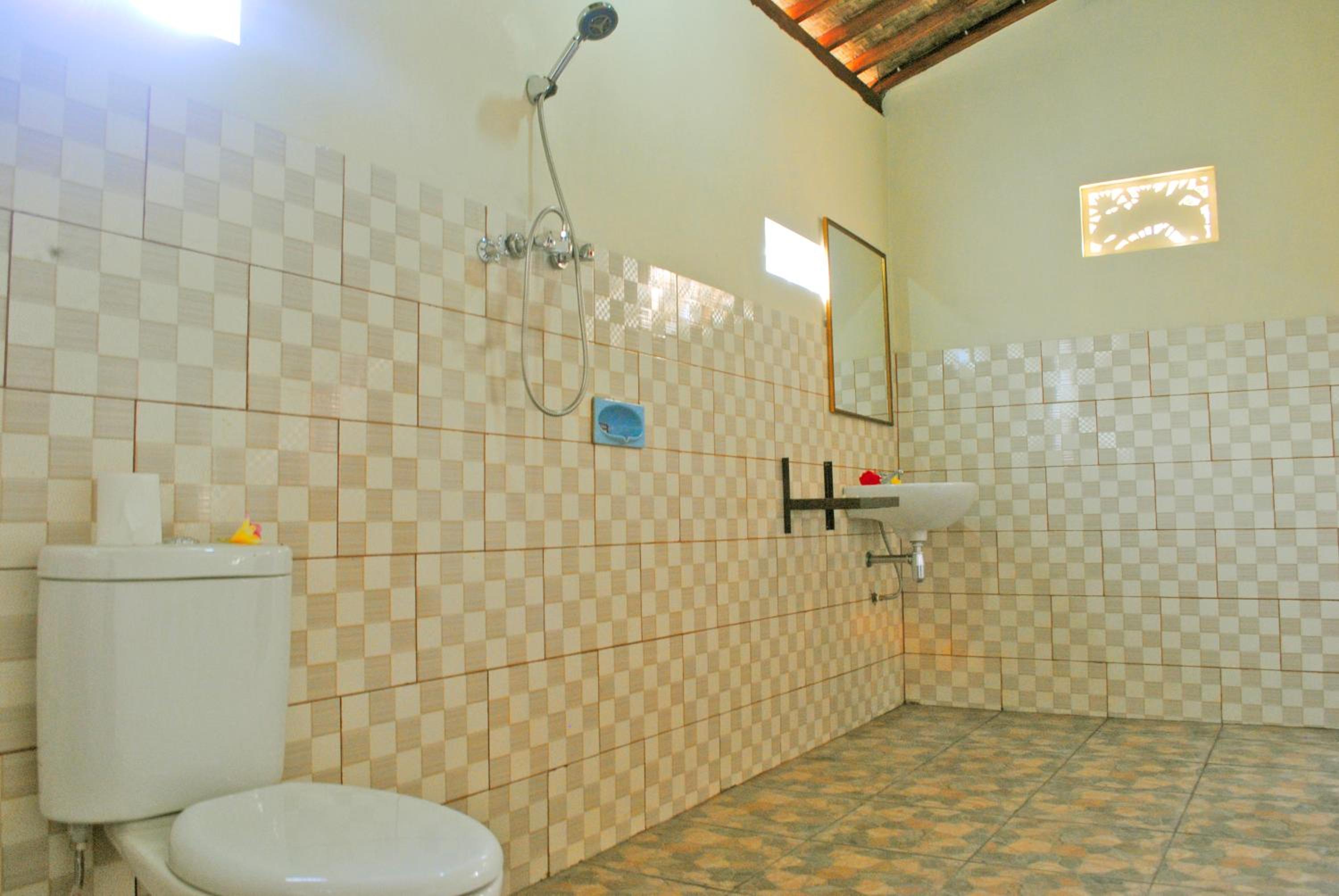 Deluxe Room (1 adult + 1 child) - Photo 11