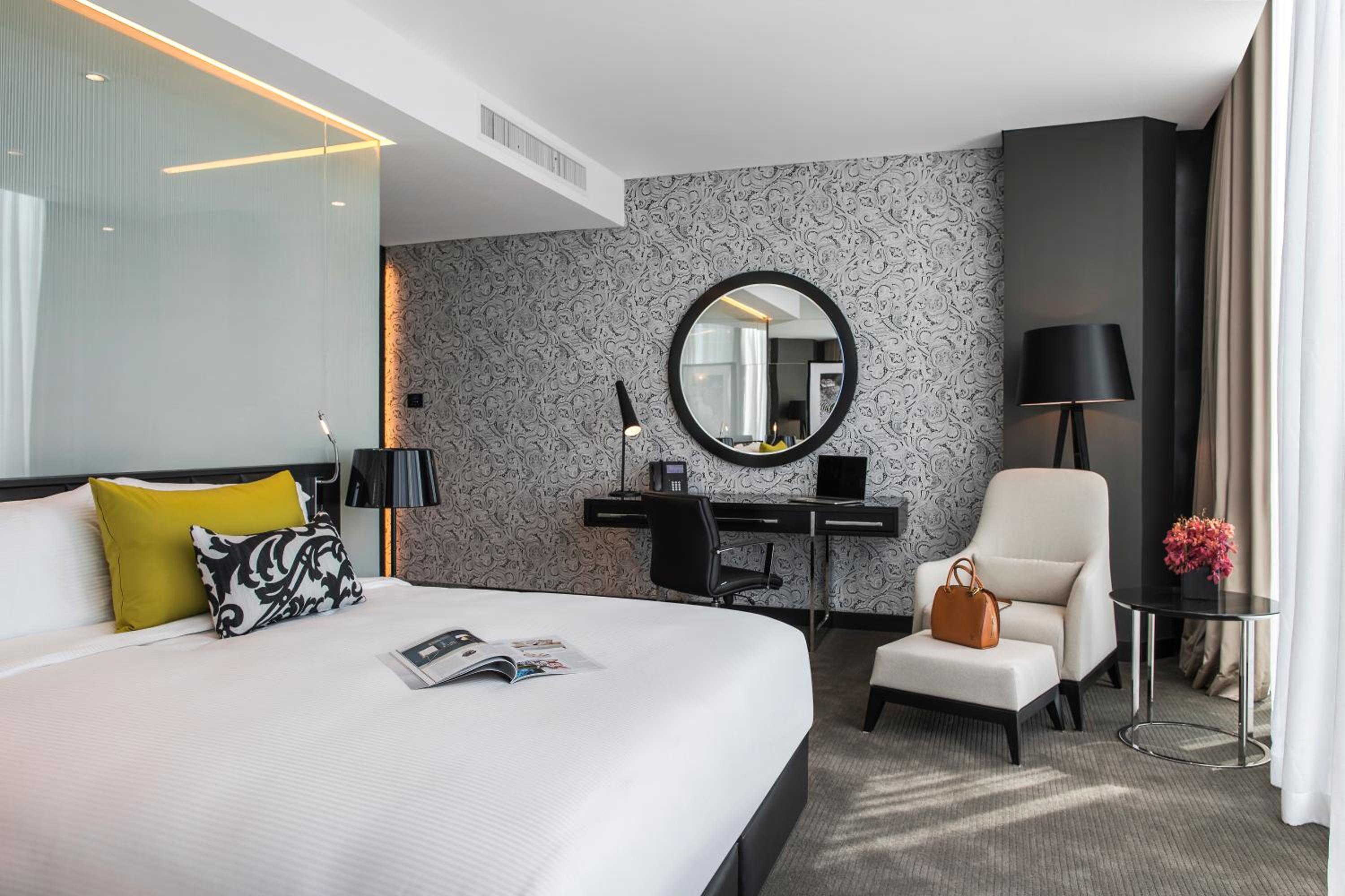 High Floor Room –  King Bed City View