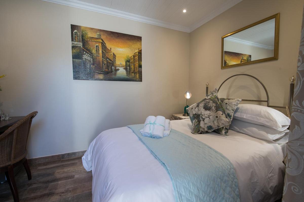 Deluxe Double Room with Shower photo 2