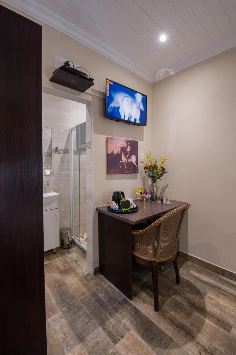 Deluxe Double Room with Shower photo 1