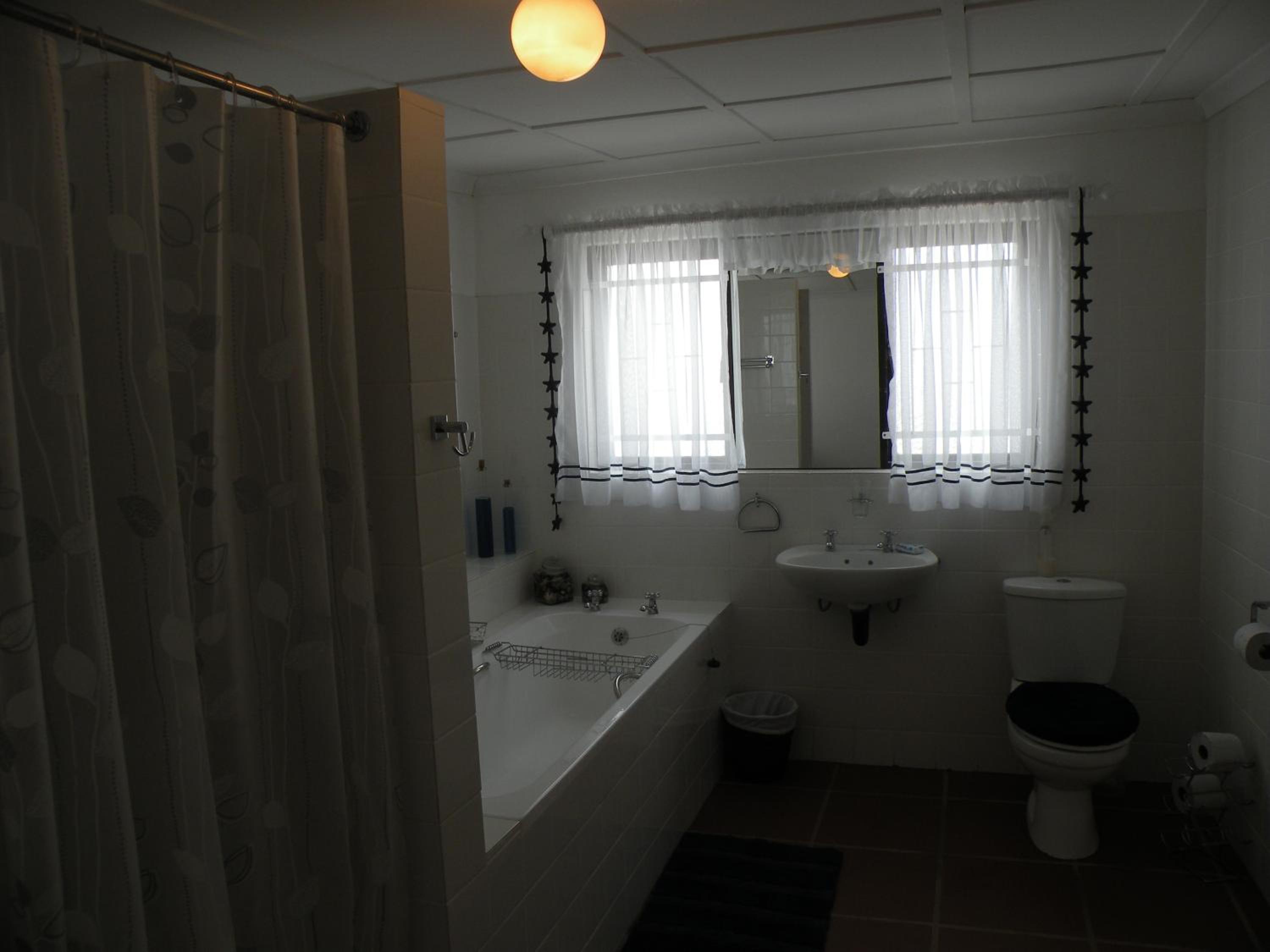 Three-Bedroom House - Photo 15