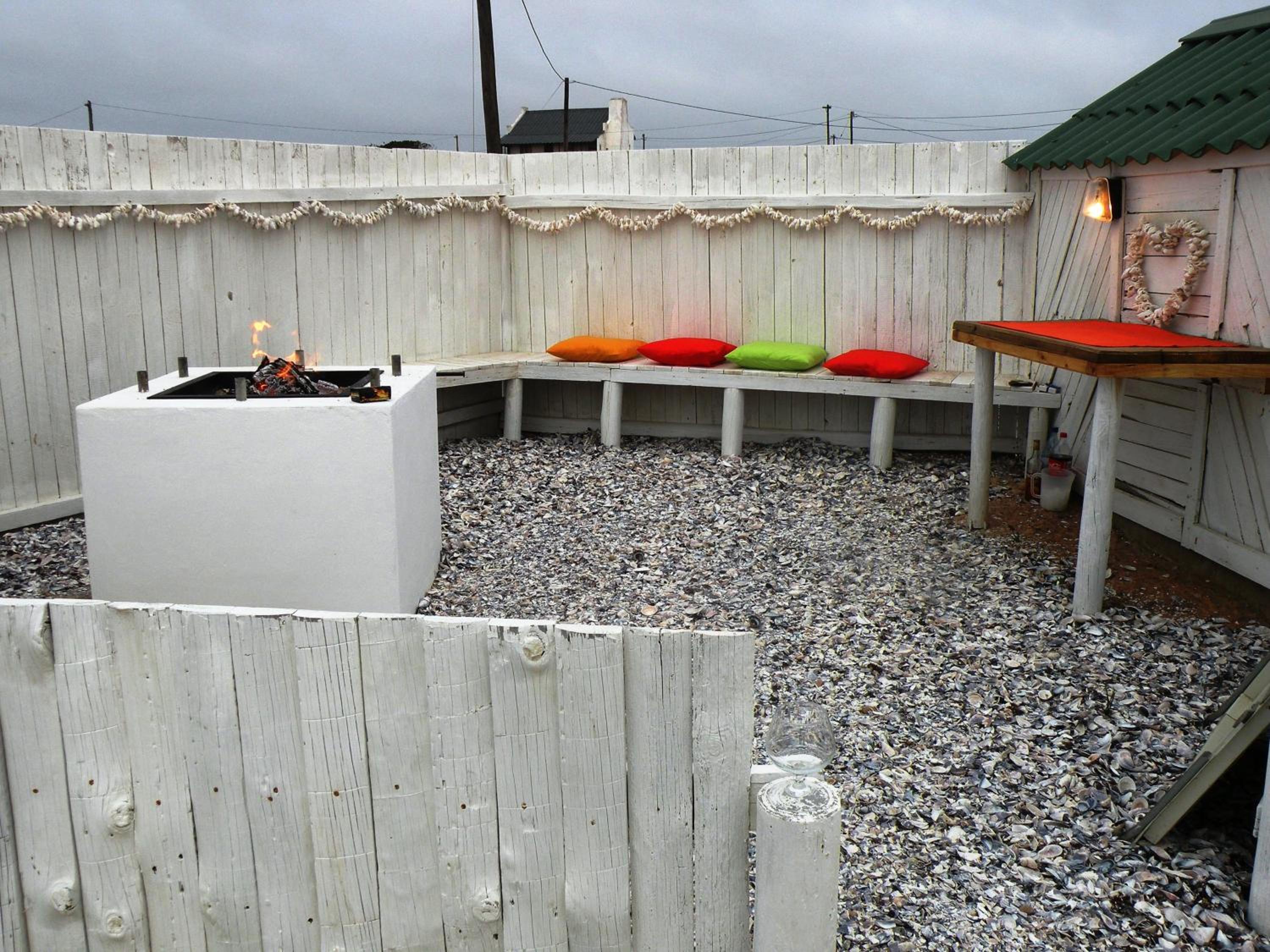 Three-Bedroom House - Photo 12