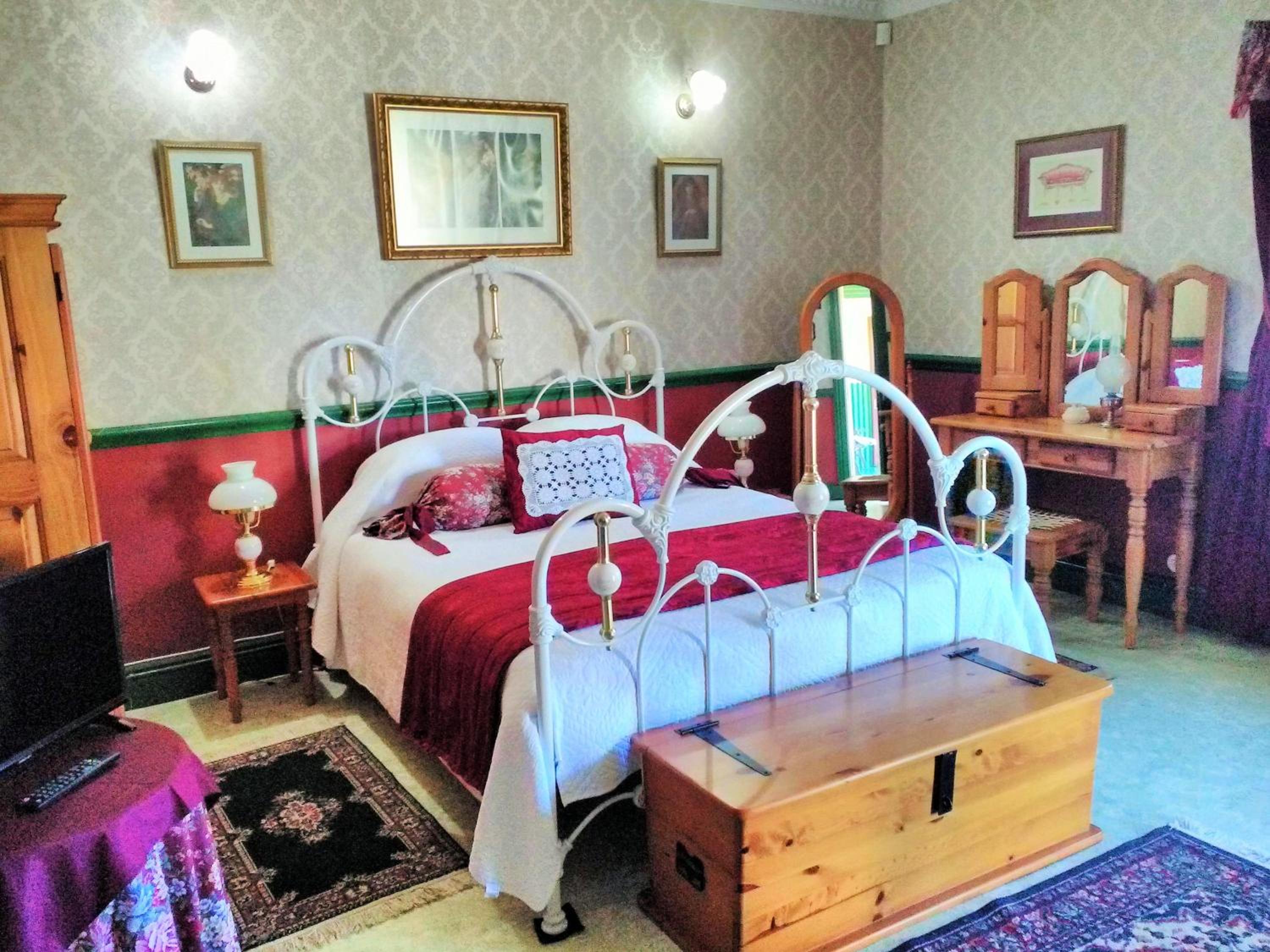 Deluxe Double Room with Shower - Photo 5