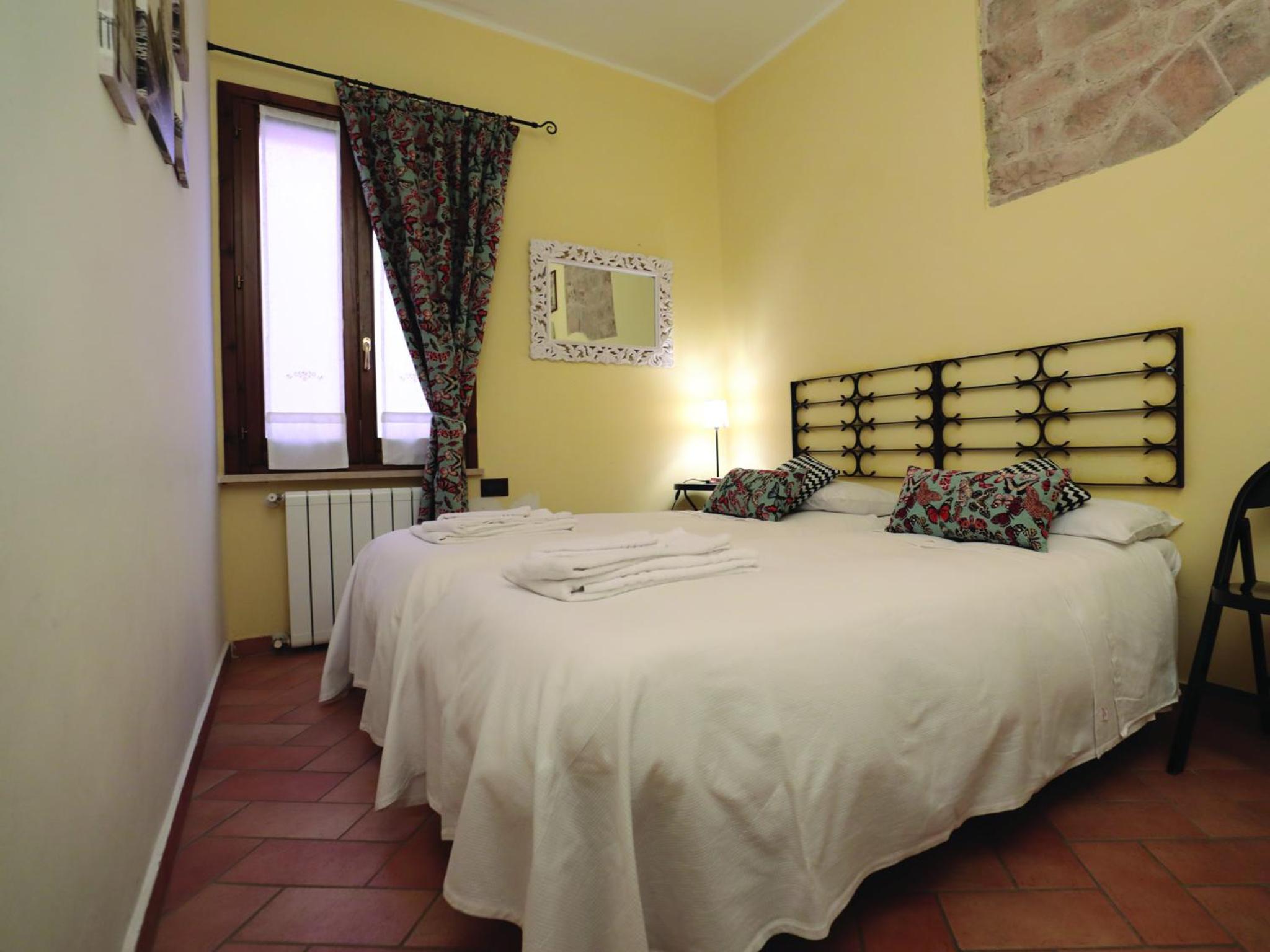 Twin Room with External Private Bathroom - Photo 1