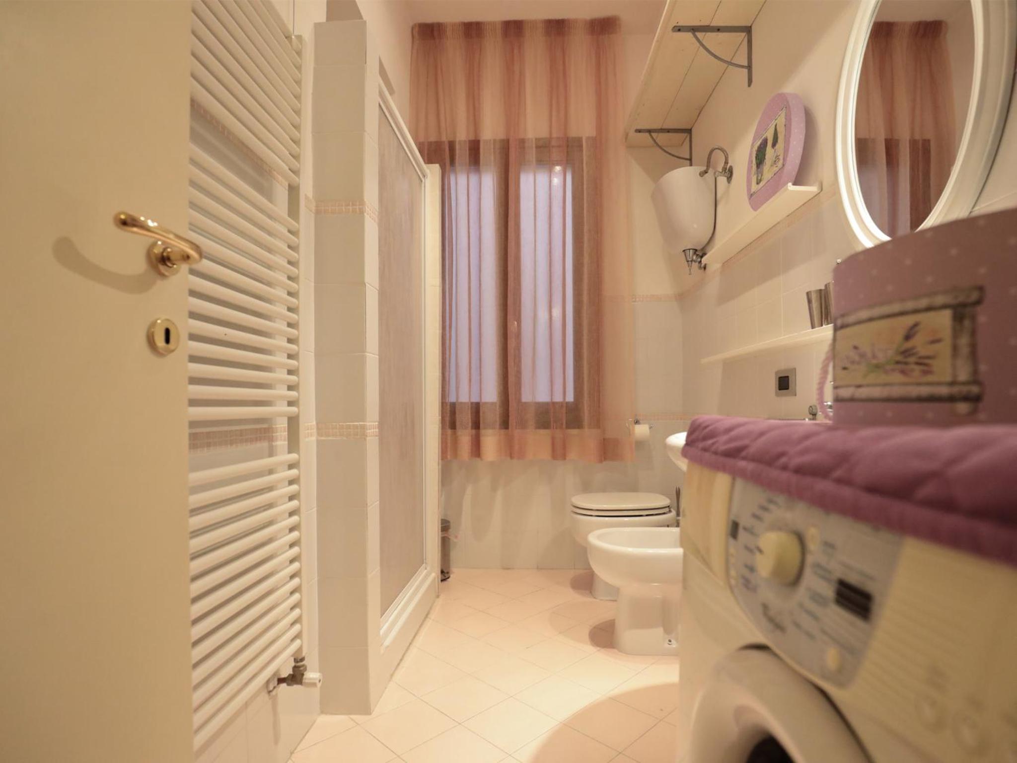 Twin Room with External Private Bathroom - Photo 2