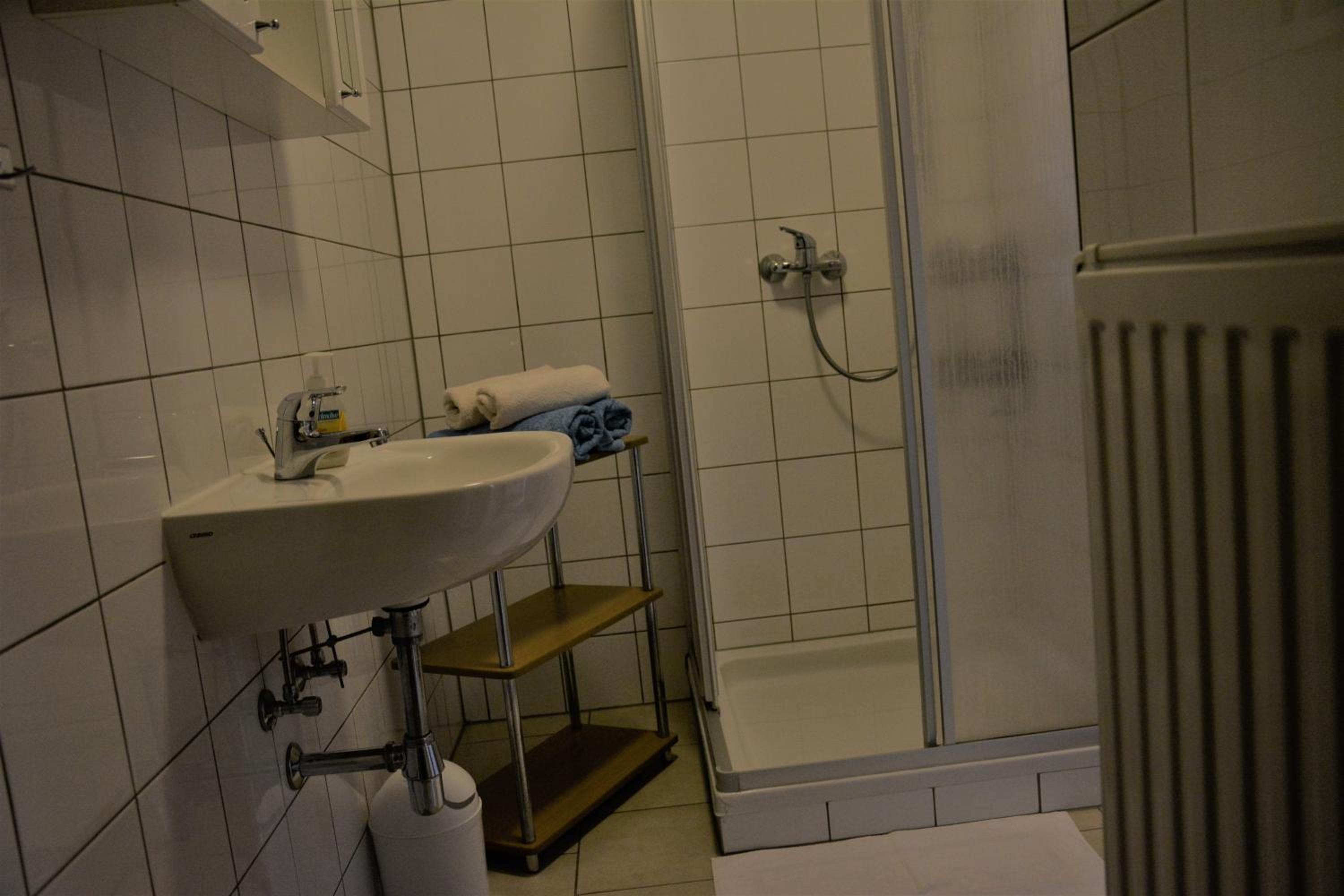 Deluxe Double Room (2 Adults + 1 Child) - Photo 4