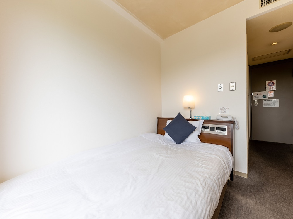 Single Room, Smoking