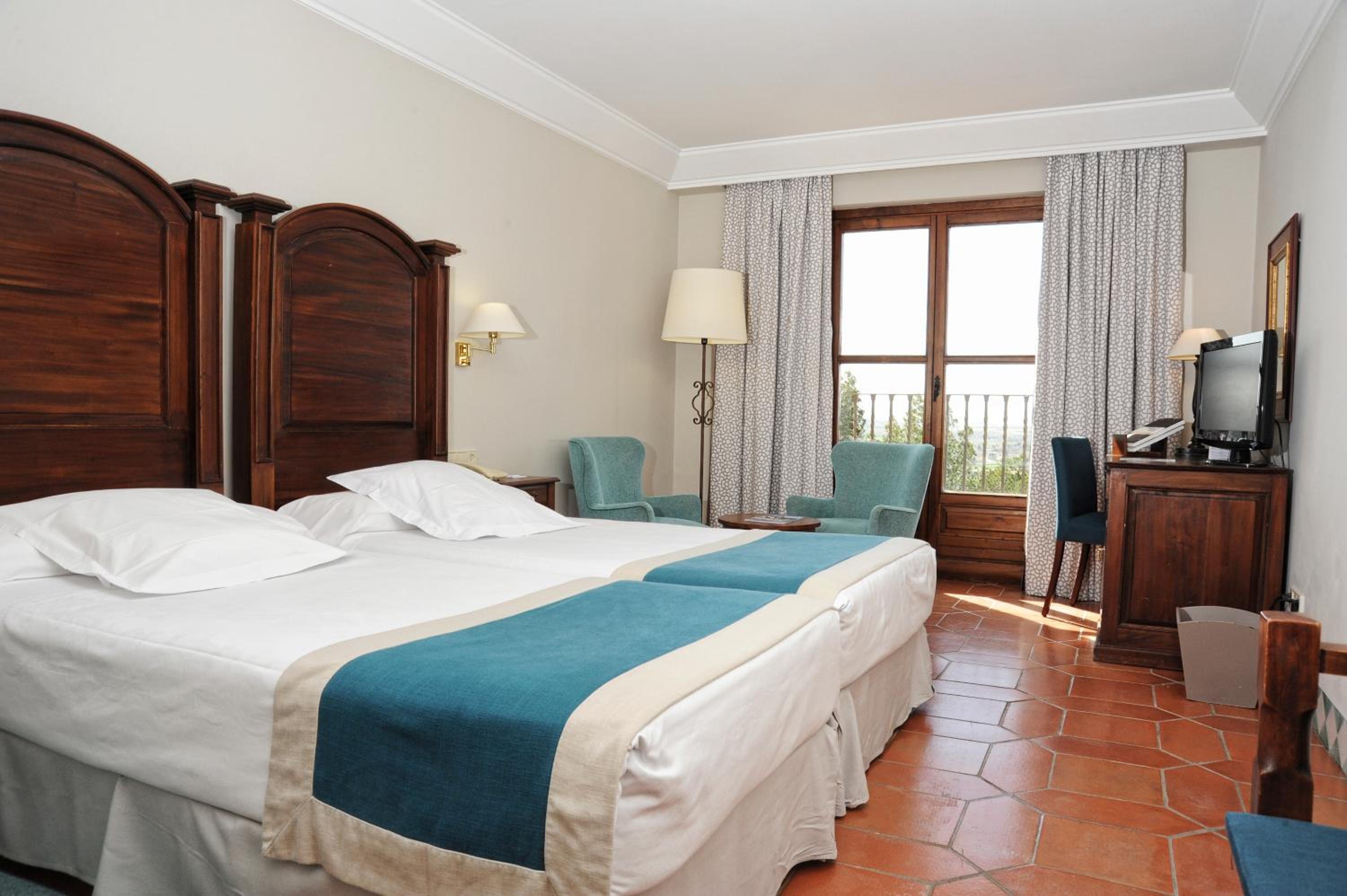 Standard Double Room - Photo 9