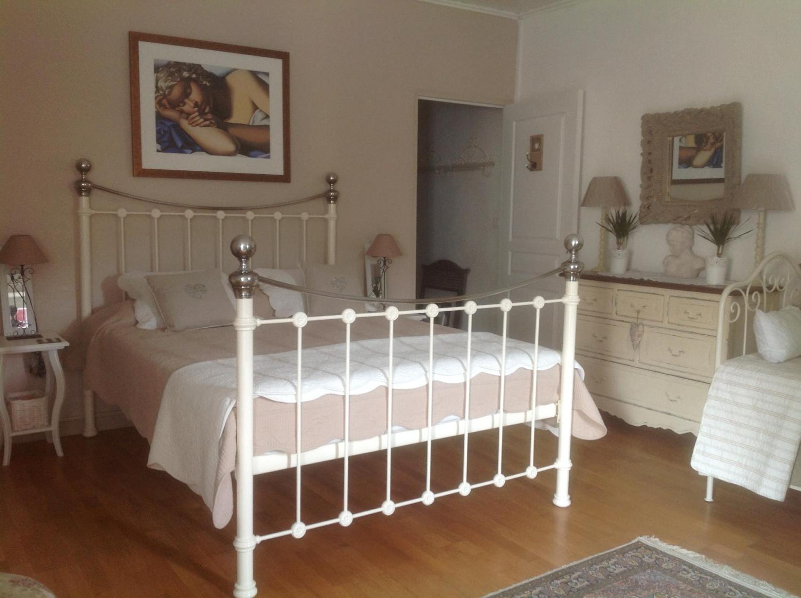Deluxe Double Room with Balcony photo 3